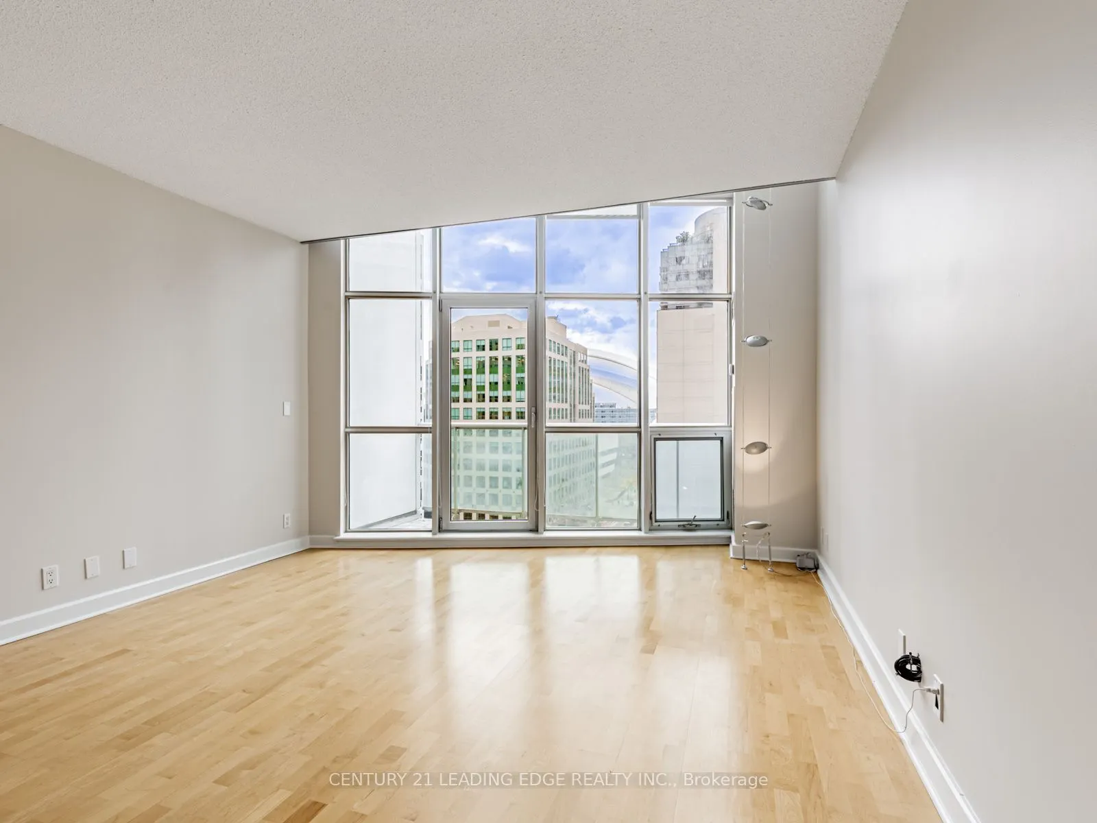 36 Blue Jays Way, #914