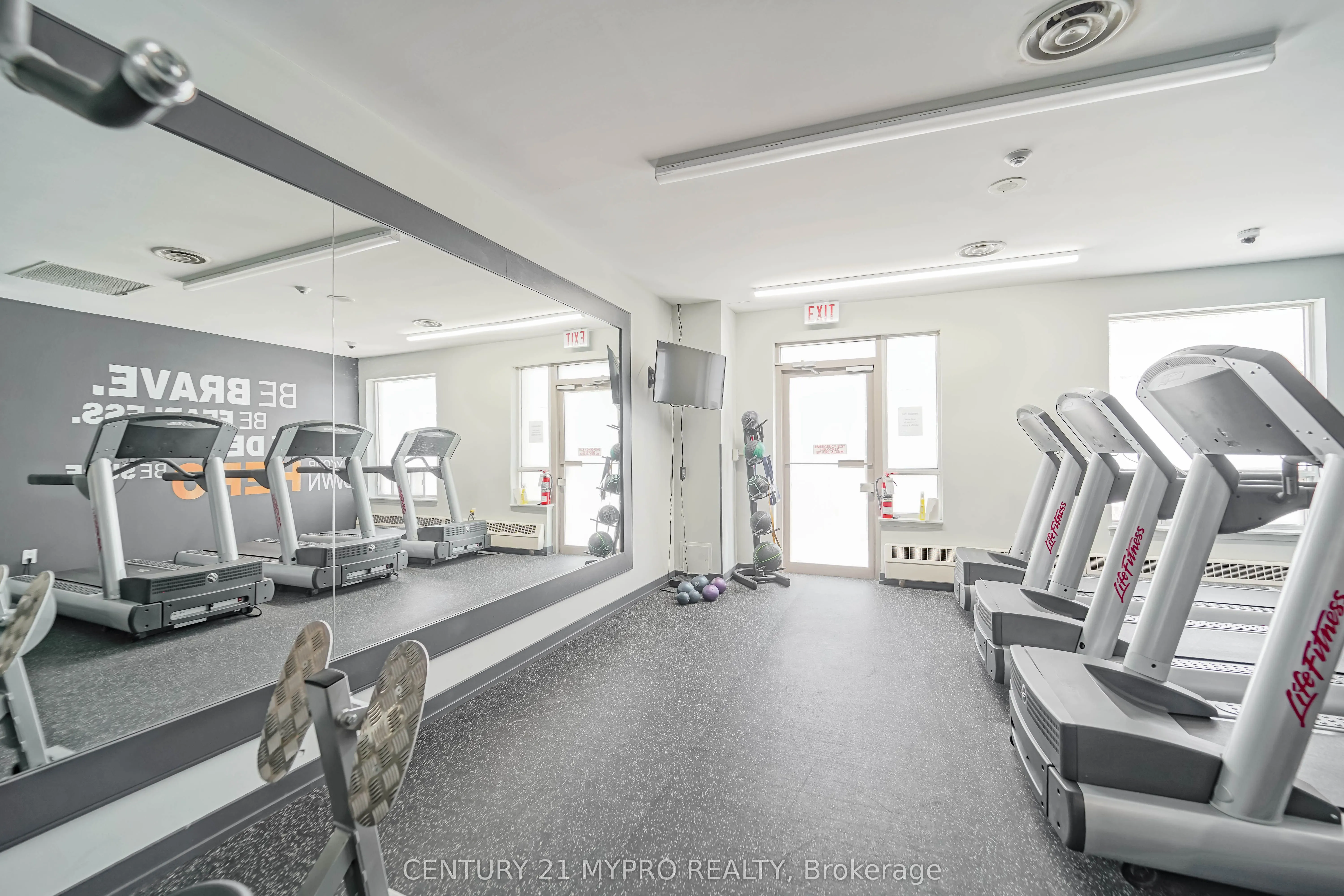 18 Hillcrest Avenue, #801