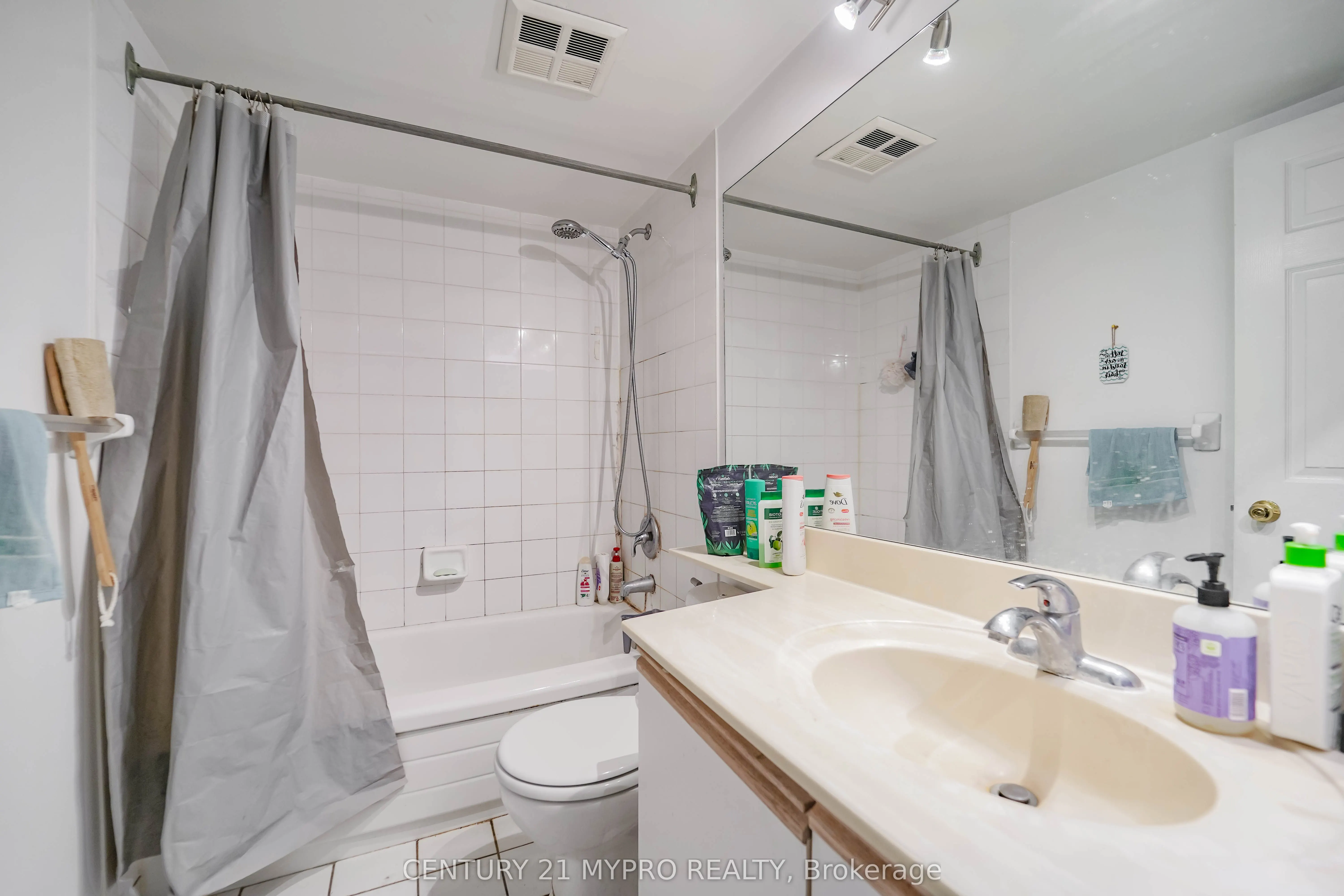 18 Hillcrest Avenue, #801