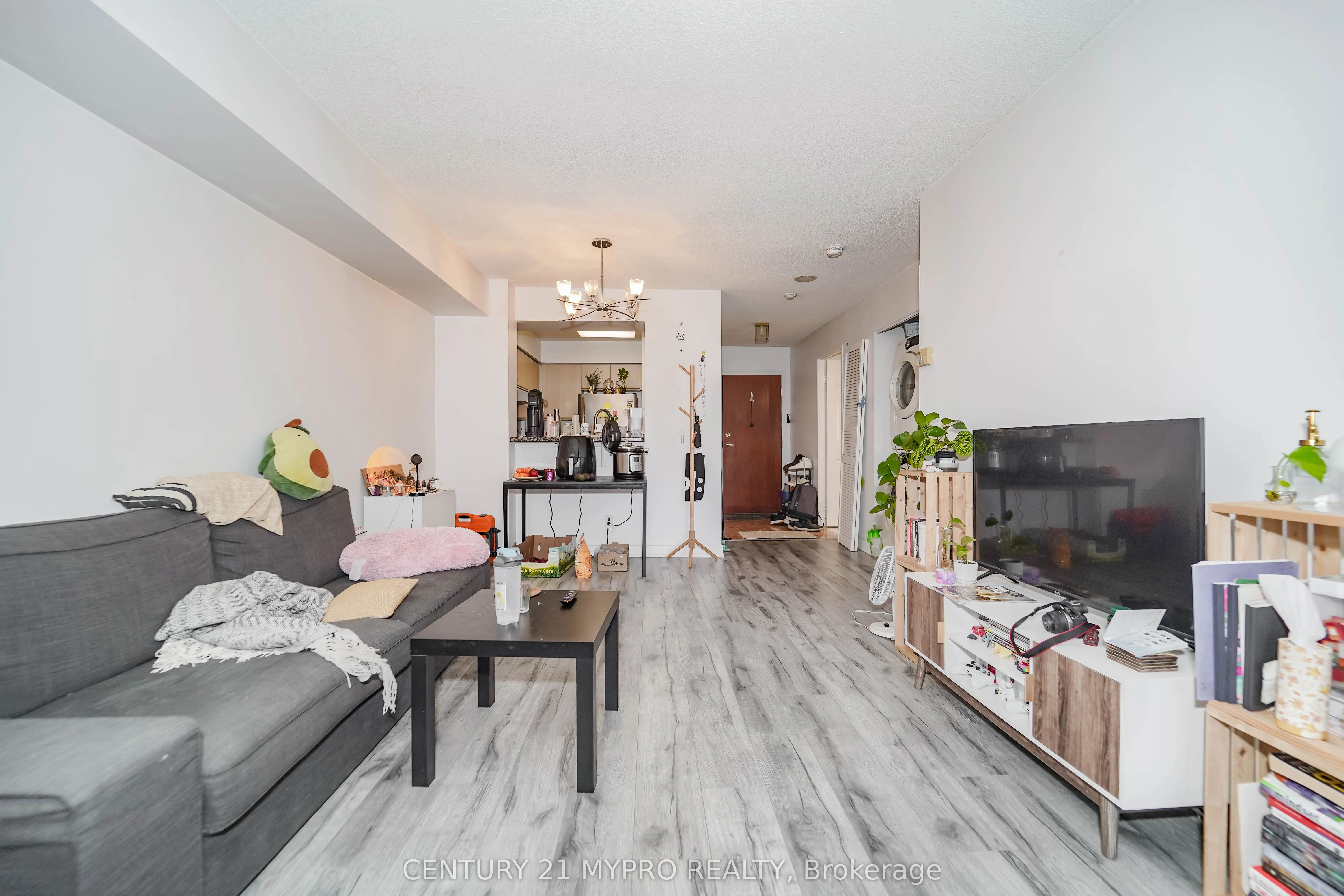 18 Hillcrest Avenue, #801