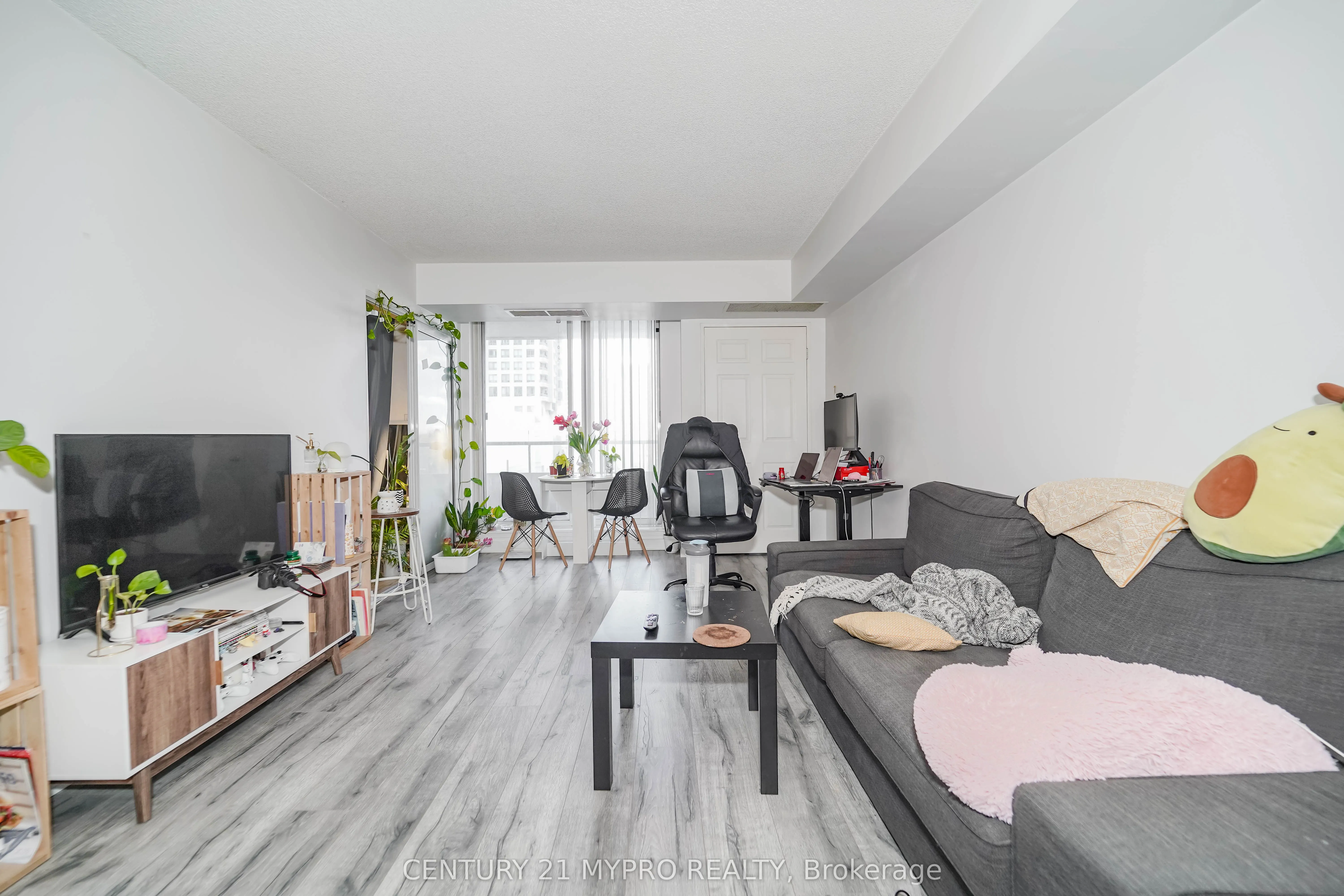 18 Hillcrest Avenue, #801