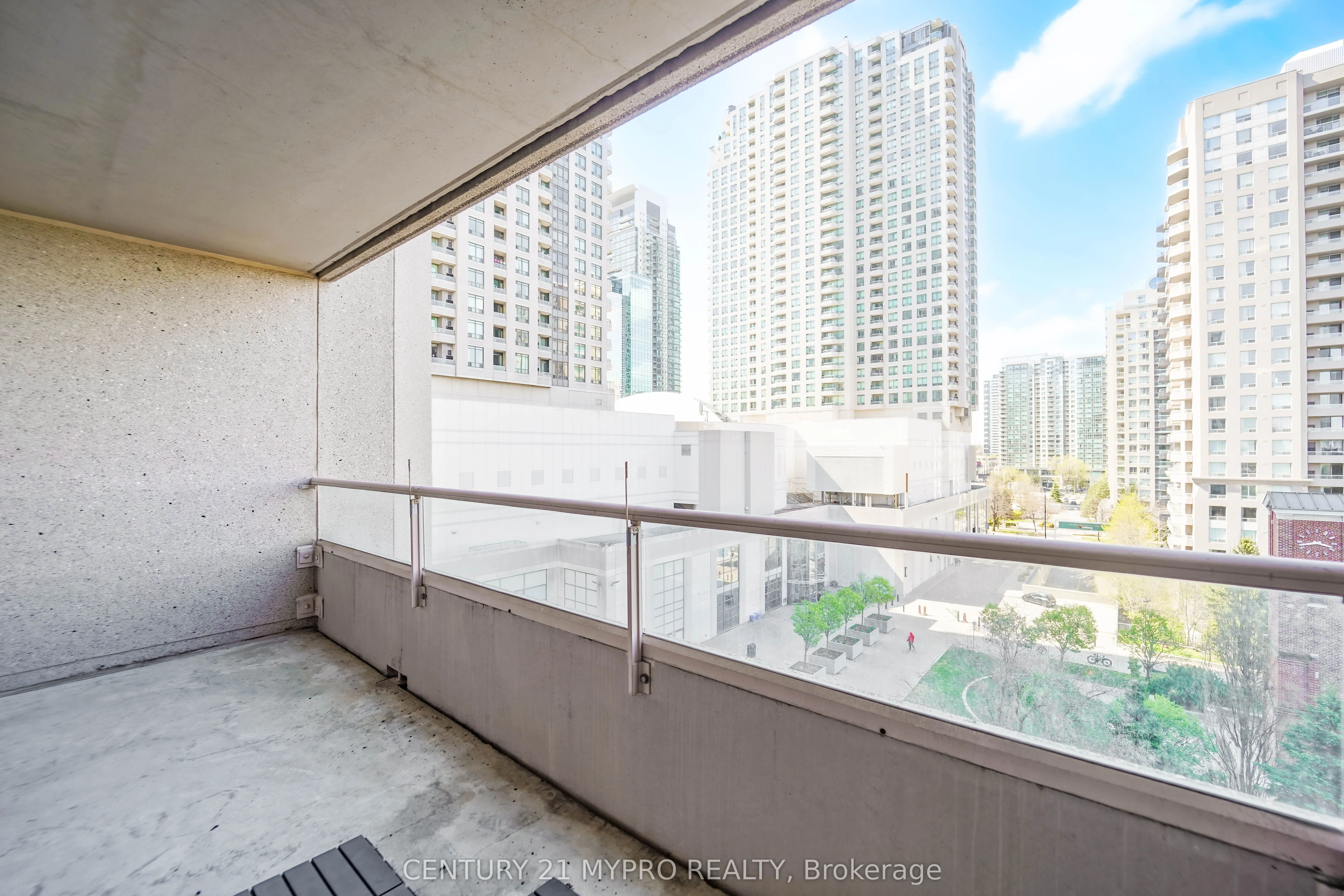 18 Hillcrest Avenue, #801