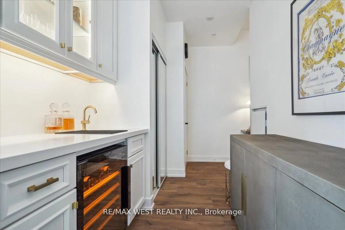 75 The Donway W, #1010