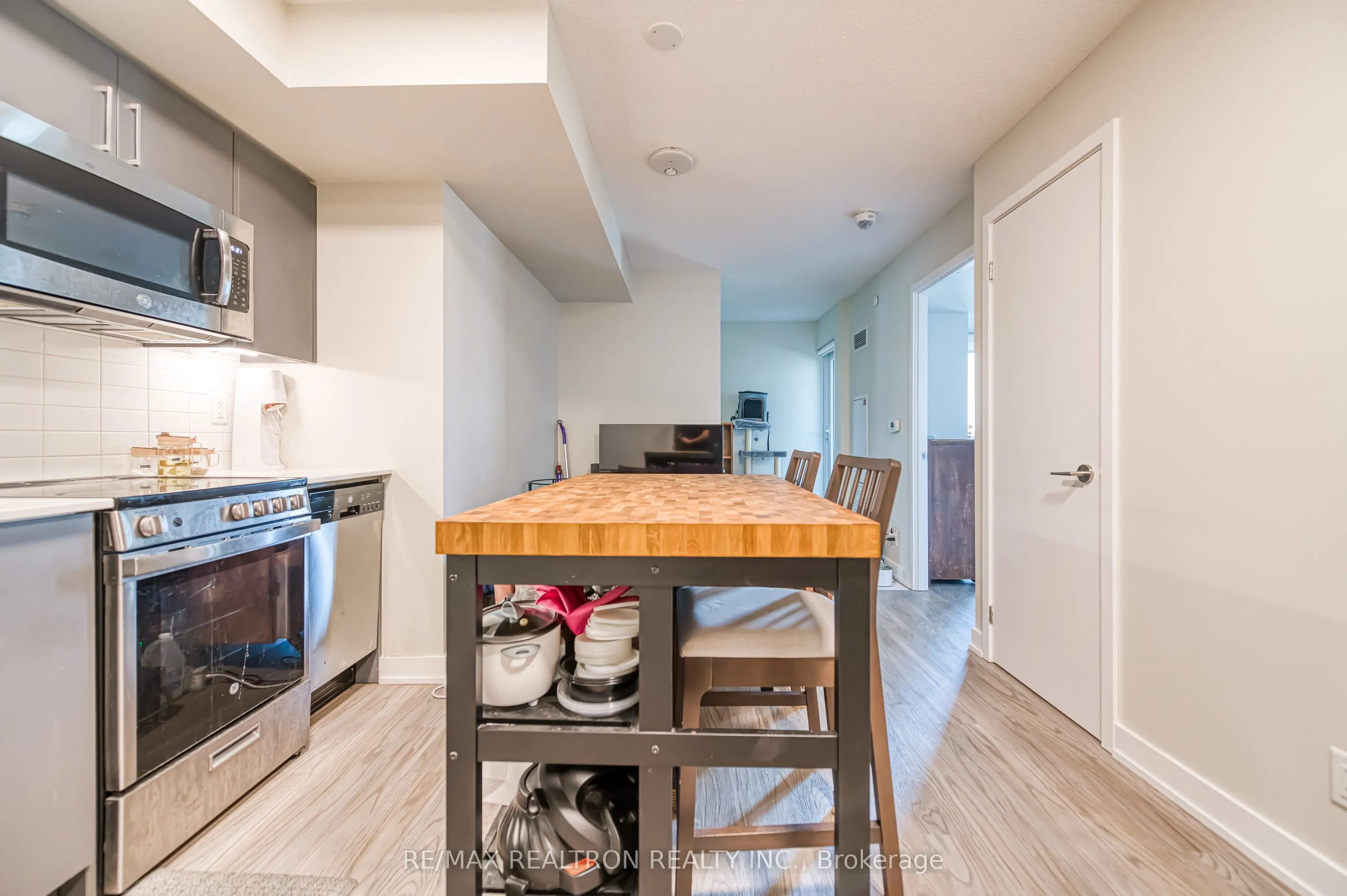 38 Monte Kwinter Court, #501