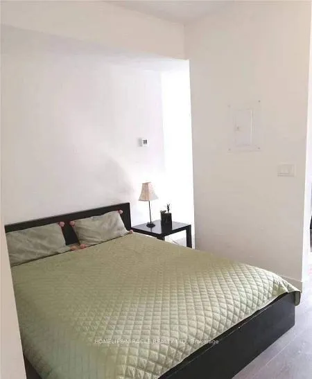 215 Queen Street W, #1810