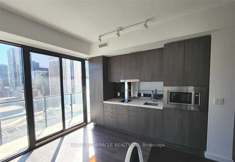 215 Queen Street W, #1810