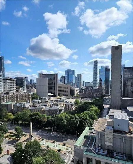 215 Queen Street W, #1810