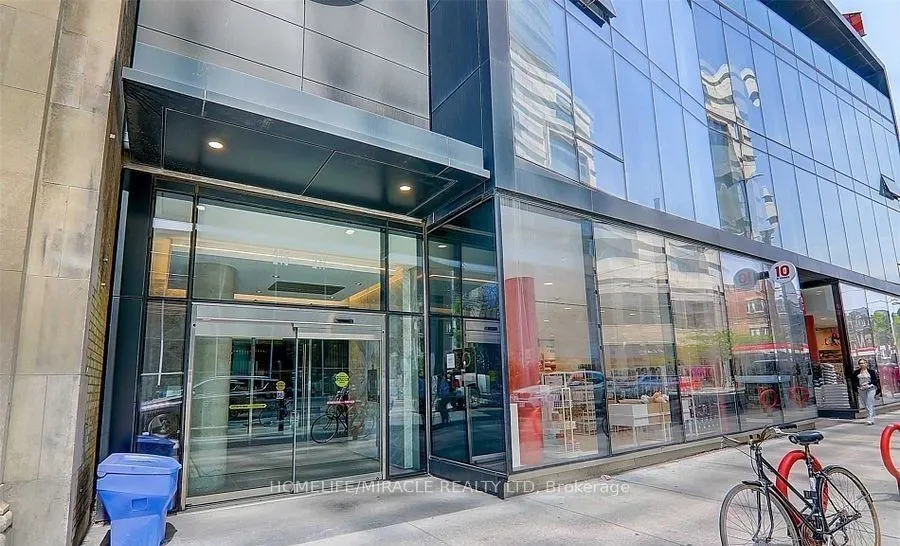 215 Queen Street W, #1810