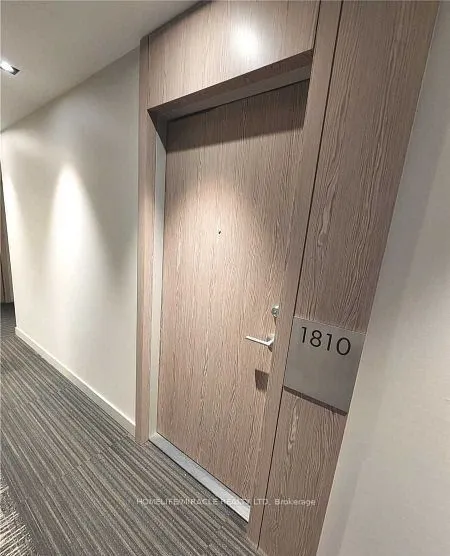 215 Queen Street W, #1810