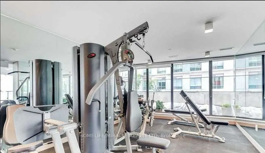 215 Queen Street W, #1810