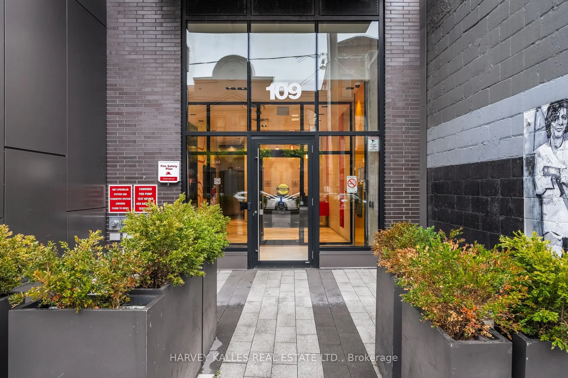 109 Ossington Avenue, #318