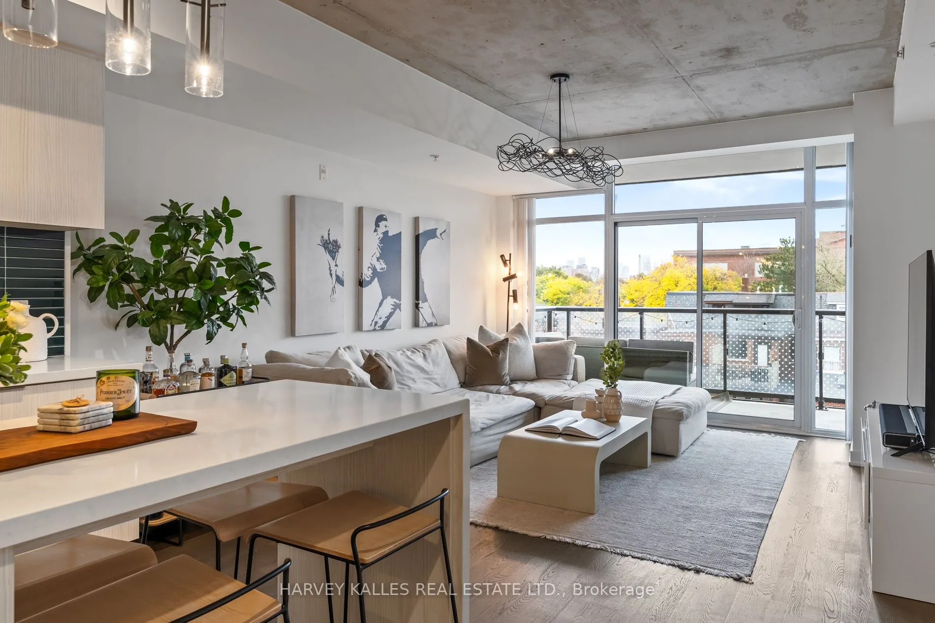 109 Ossington Avenue, #318