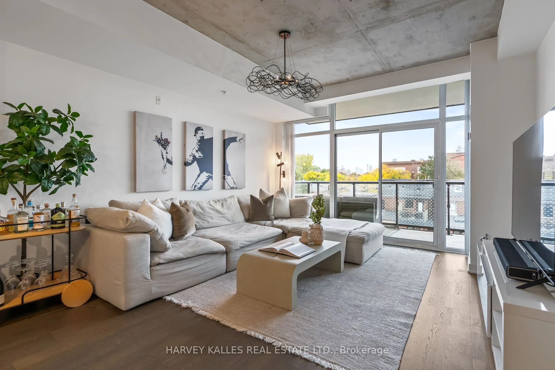 109 Ossington Avenue, #318