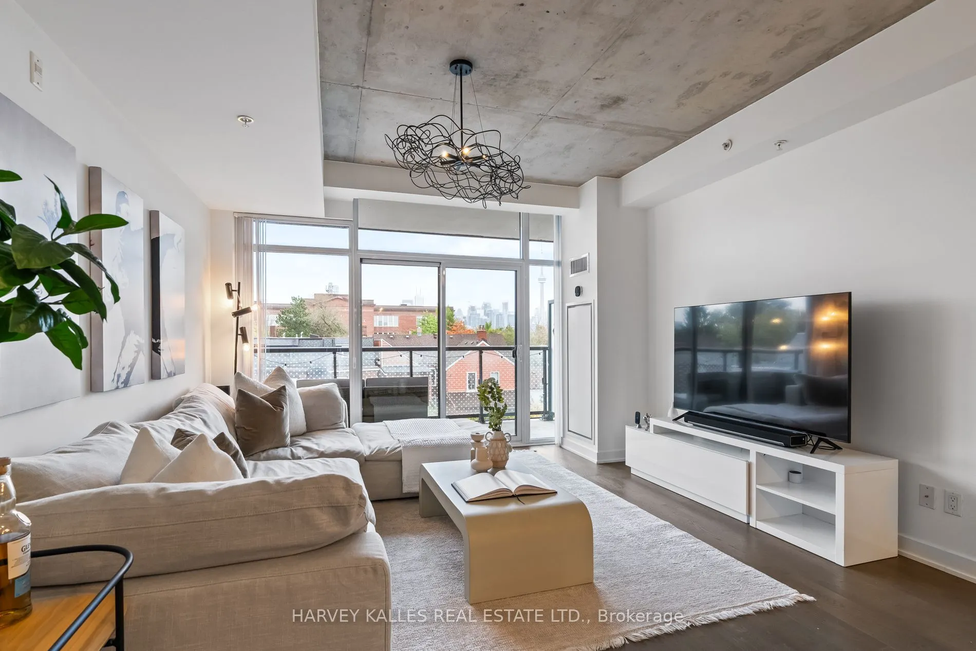 109 Ossington Avenue, #318