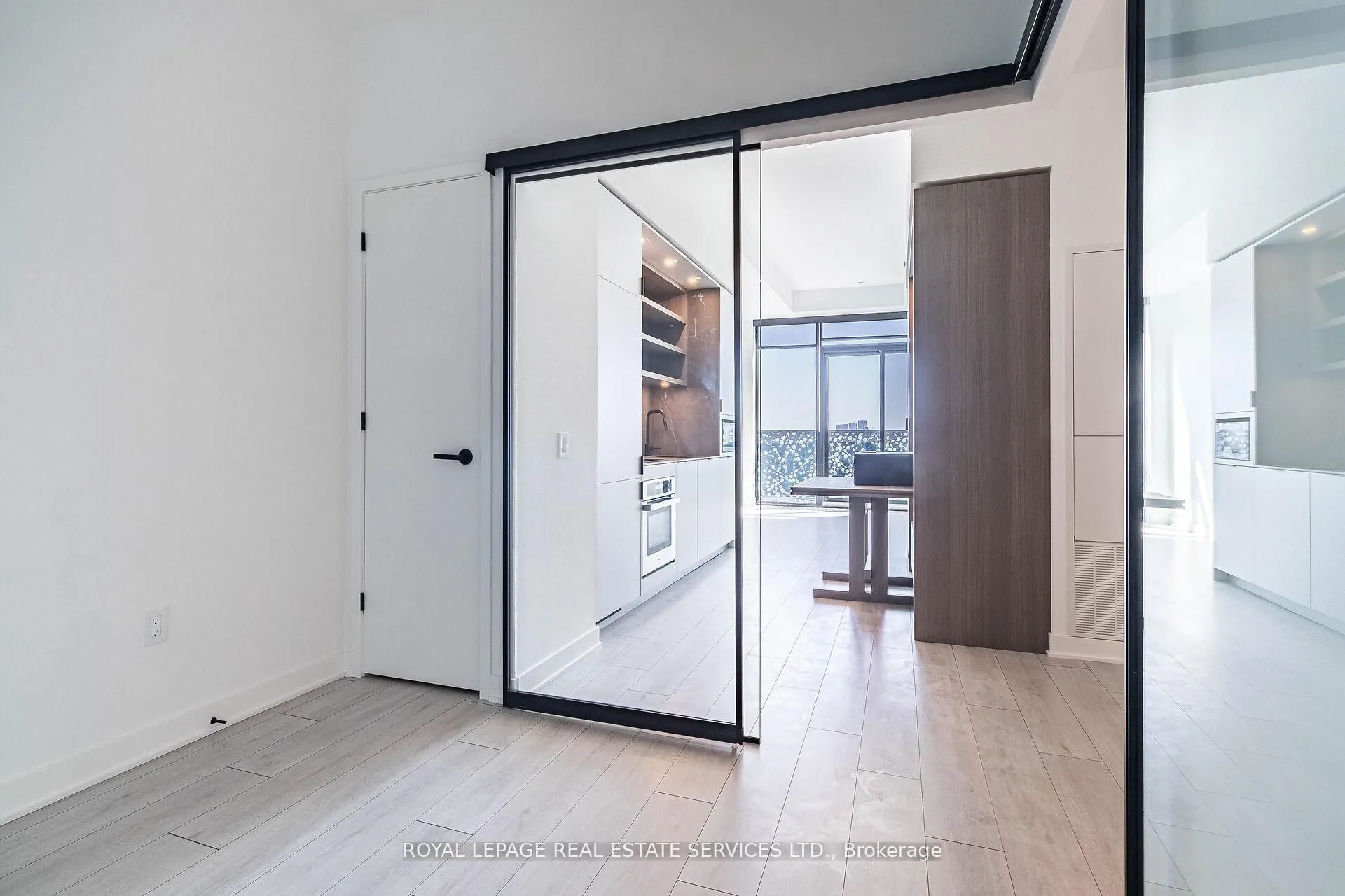 55 Charles Street E, #3904