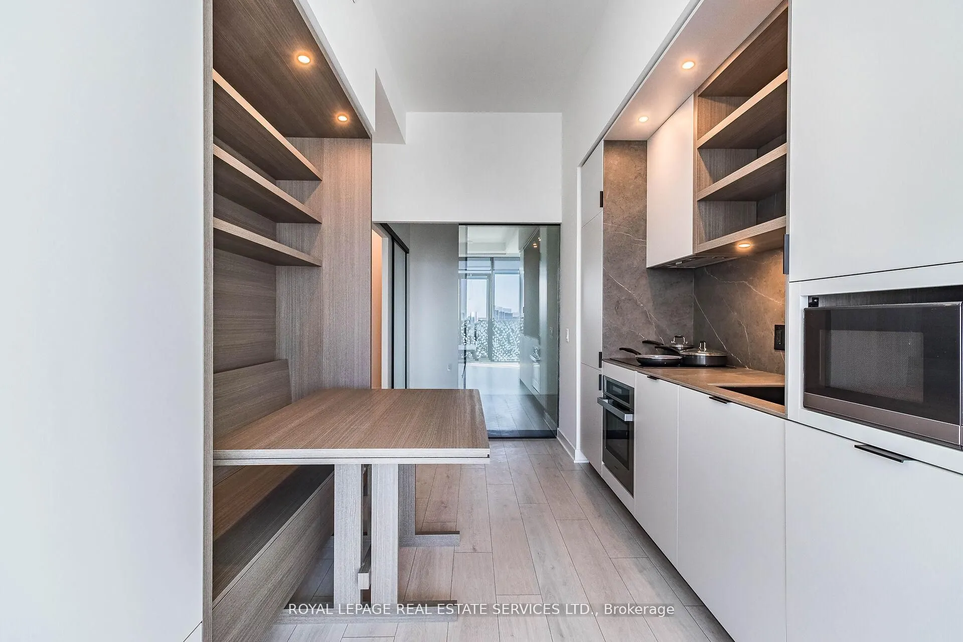 55 Charles Street E, #3904