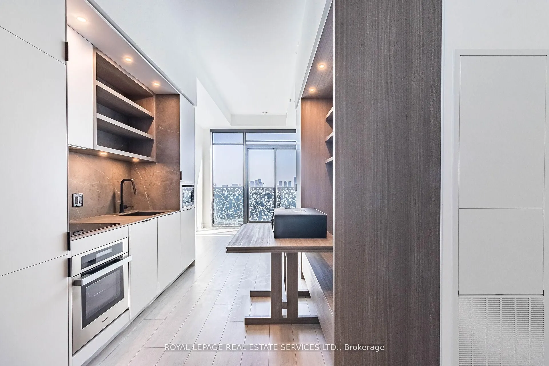 55 Charles Street E, #3904