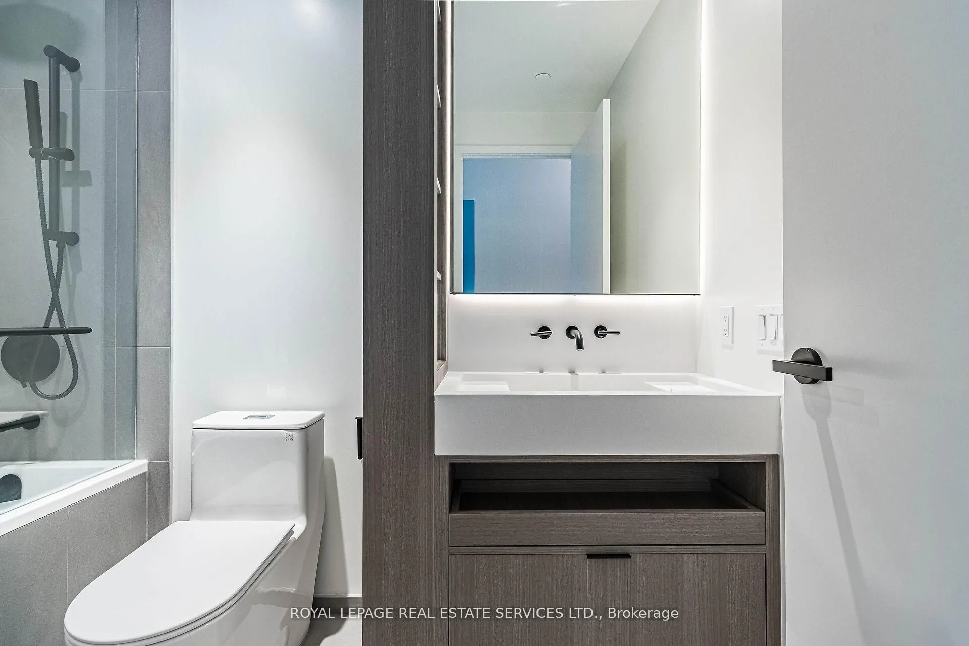 55 Charles Street E, #3904