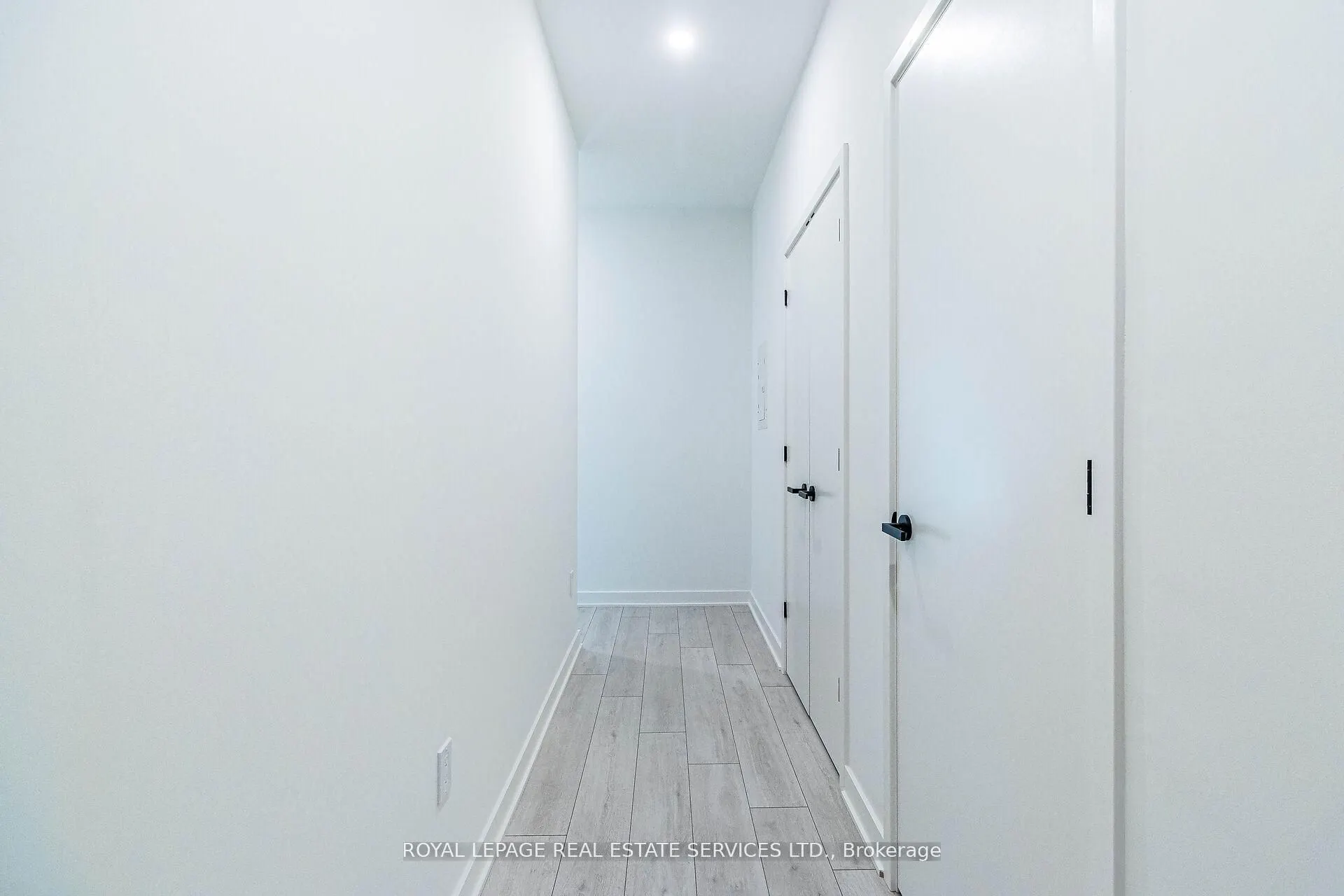 55 Charles Street E, #3904