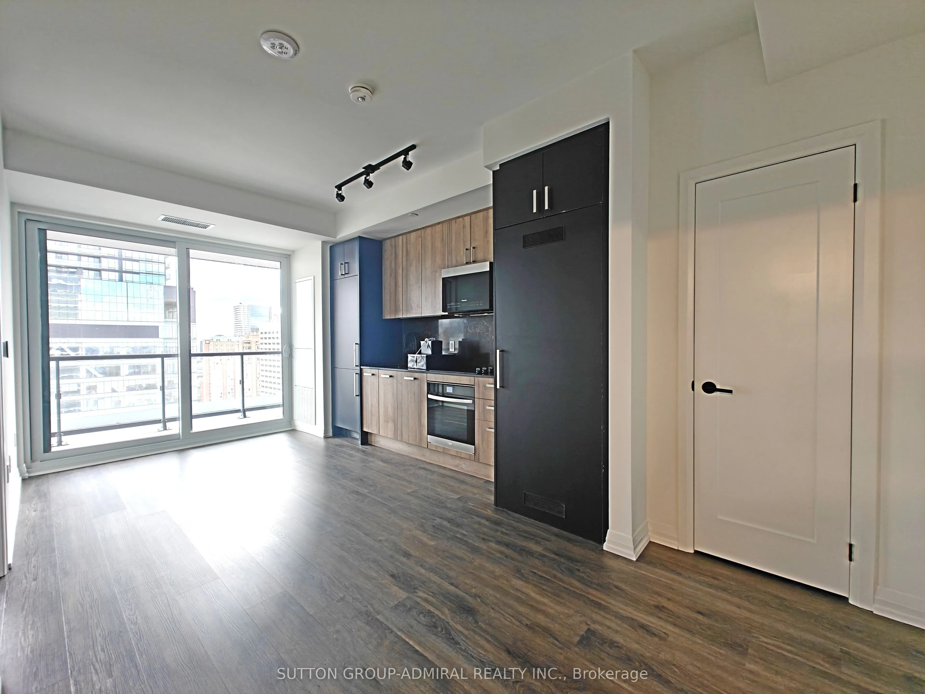 280 Dundas Street W, #2304