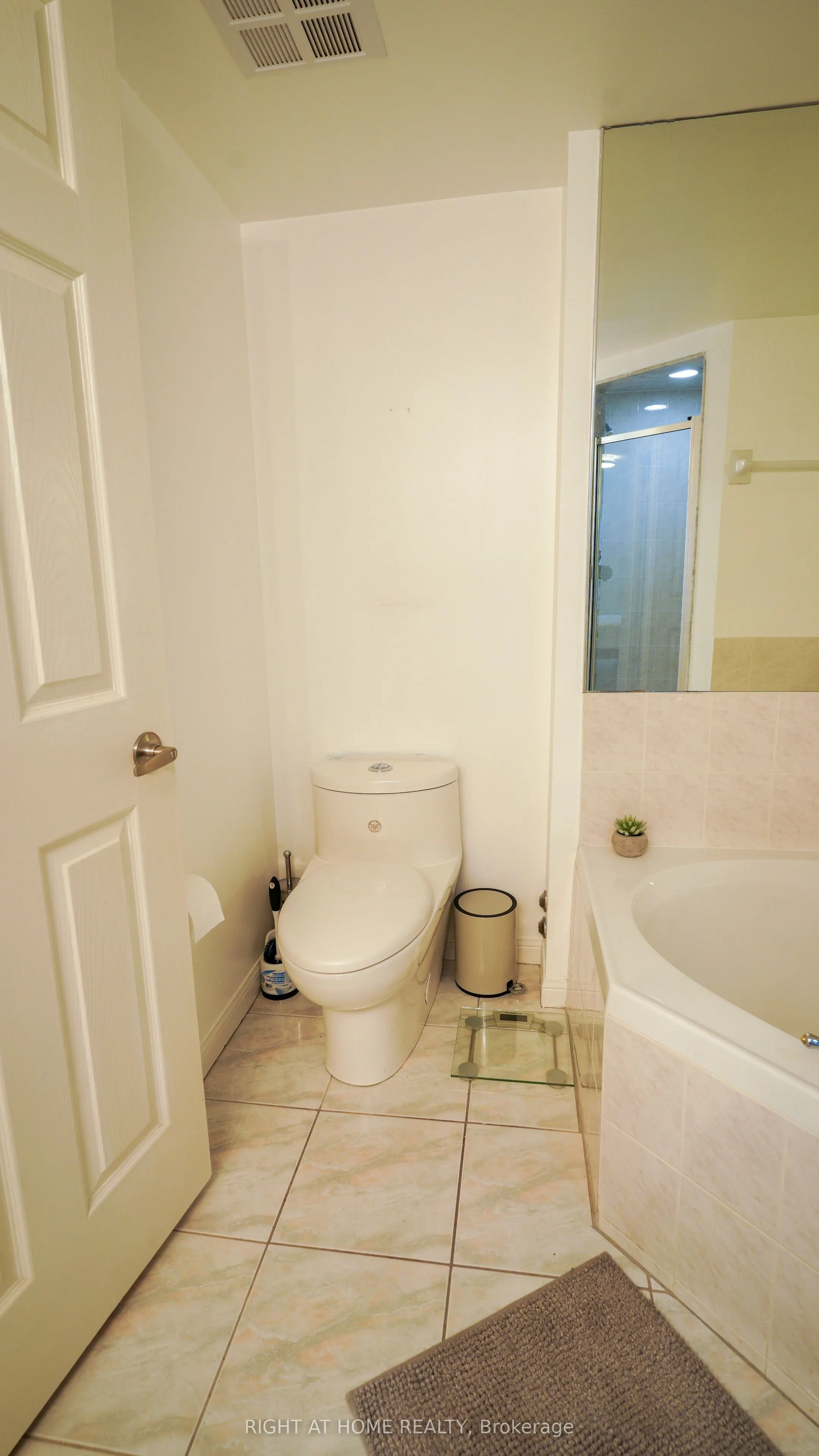 188 Redpath Avenue, #408