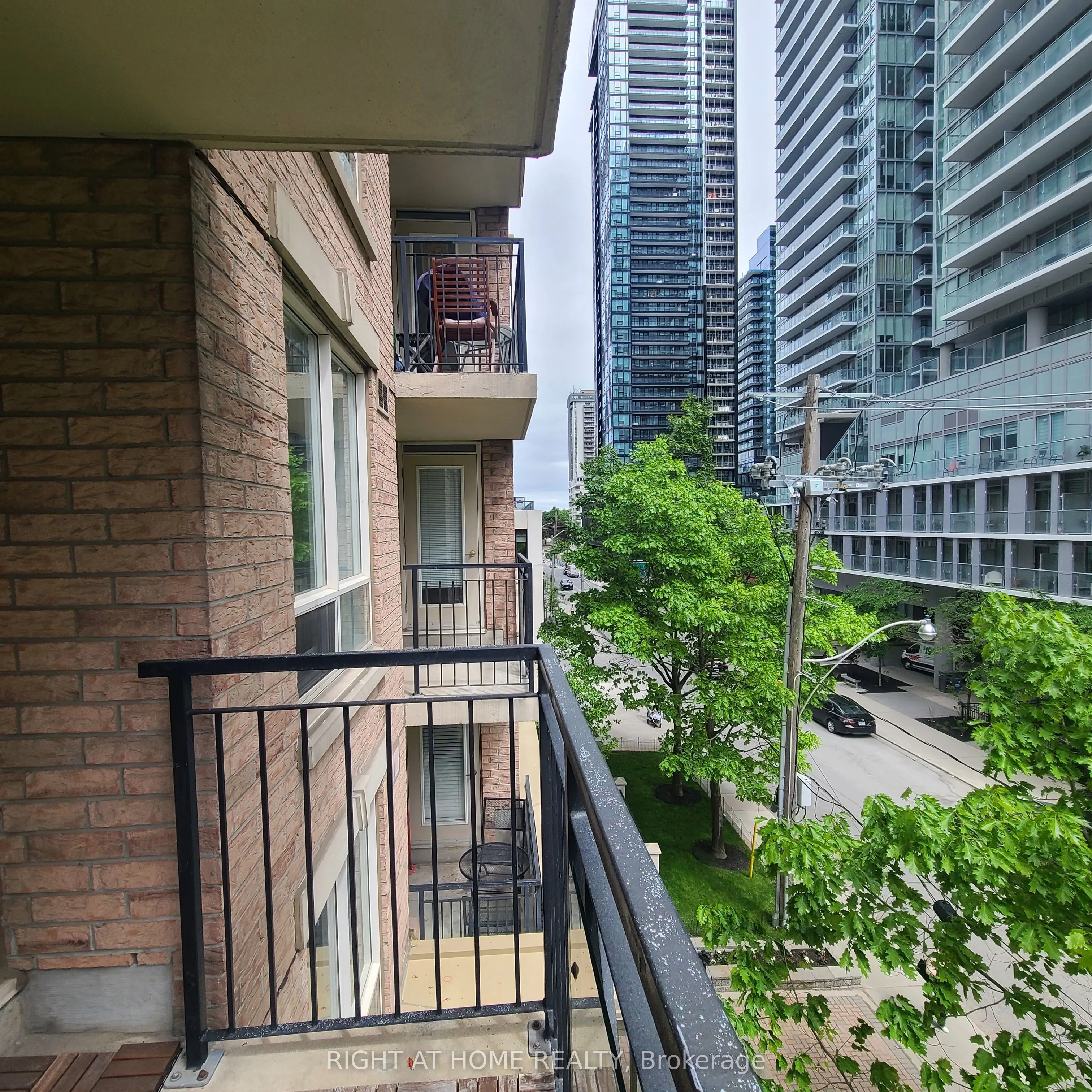 188 Redpath Avenue, #408