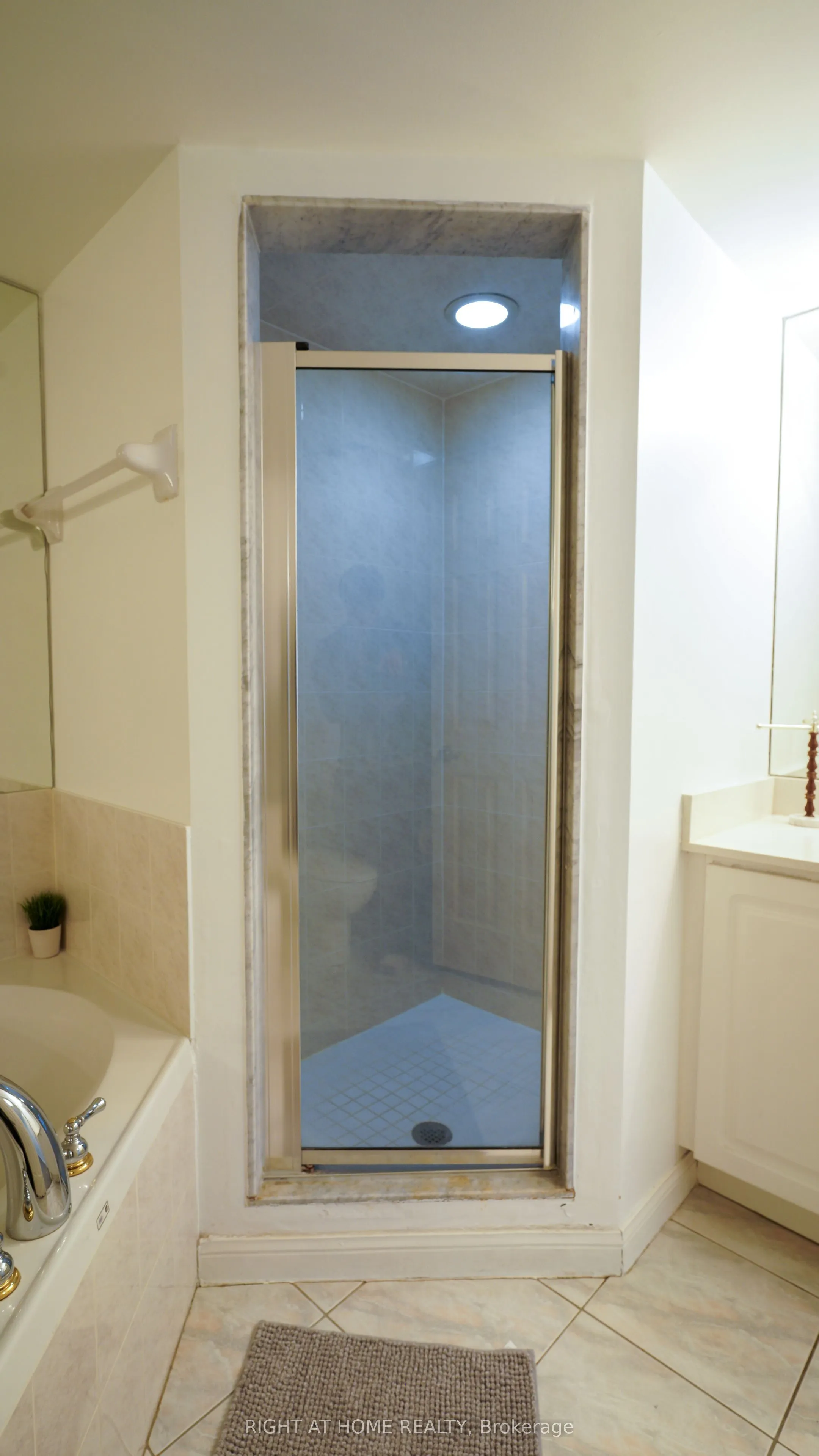 188 Redpath Avenue, #408