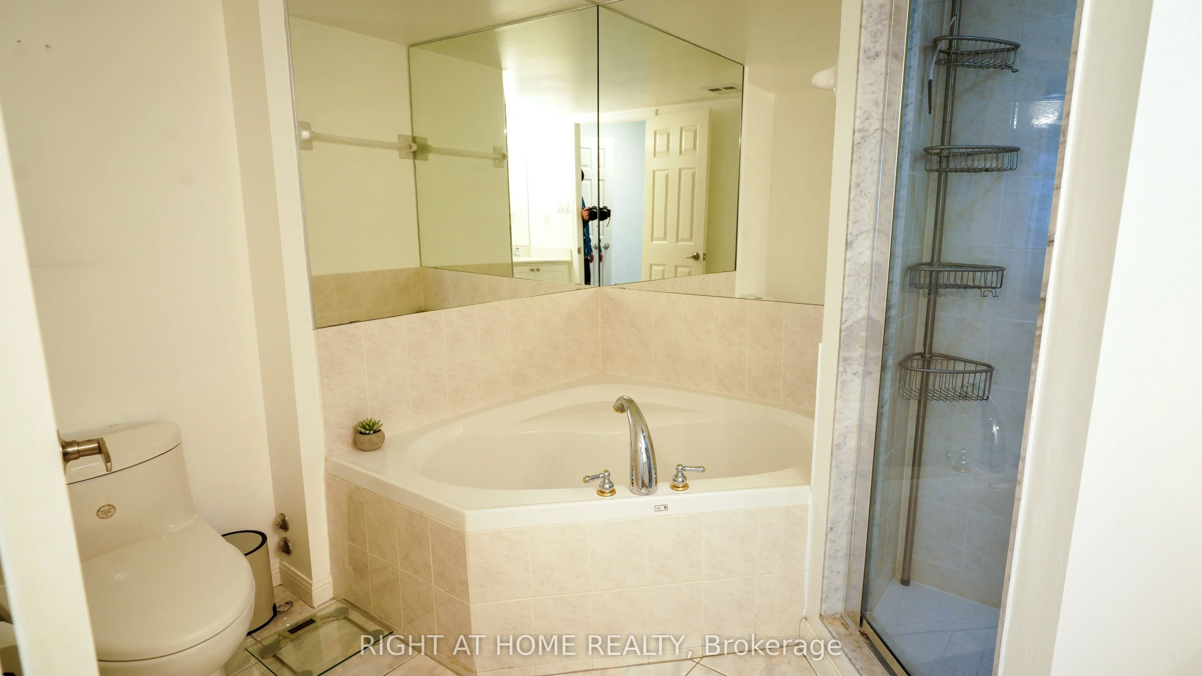 188 Redpath Avenue, #408