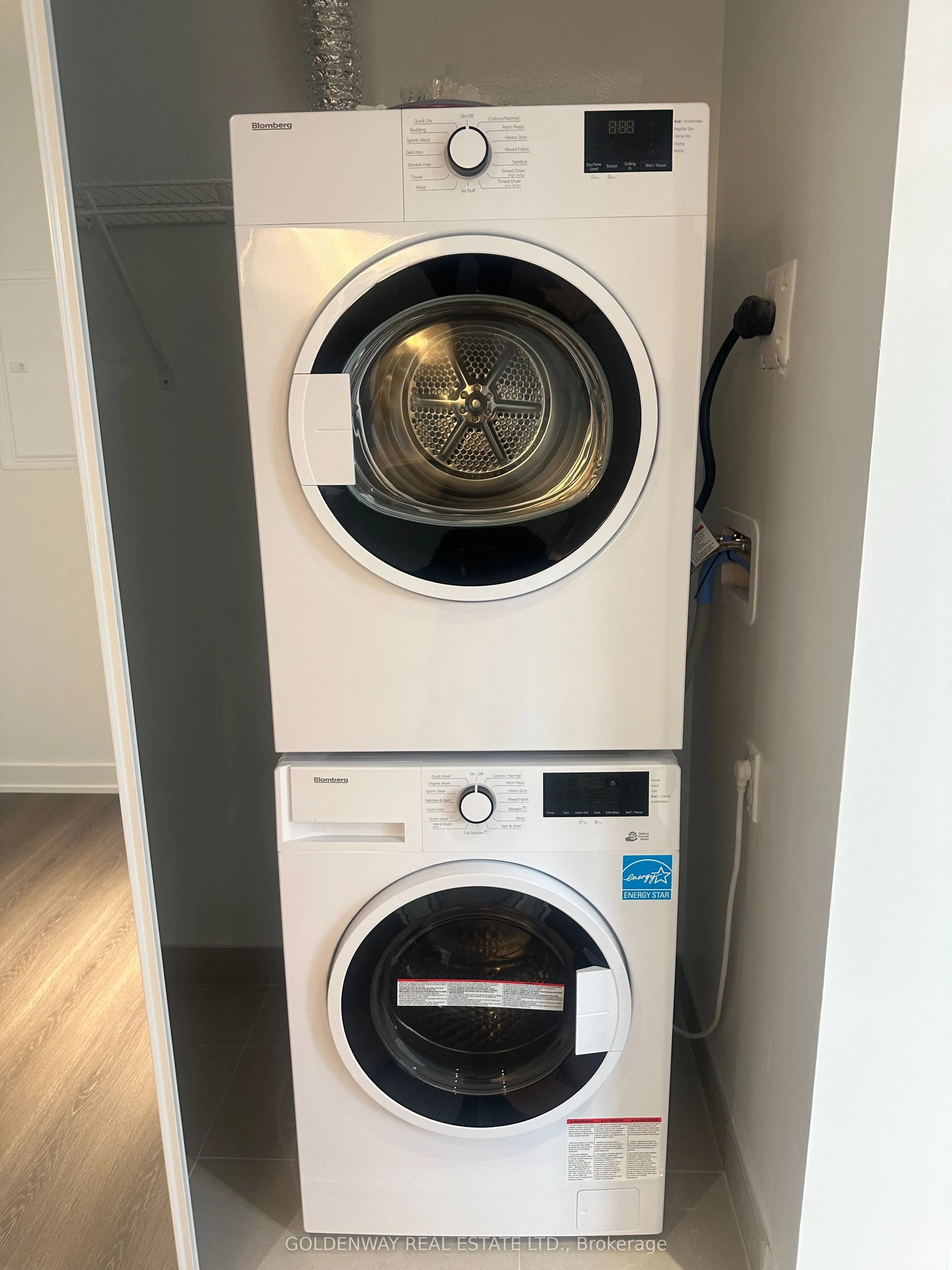 8 Wellesley Street W, #3216