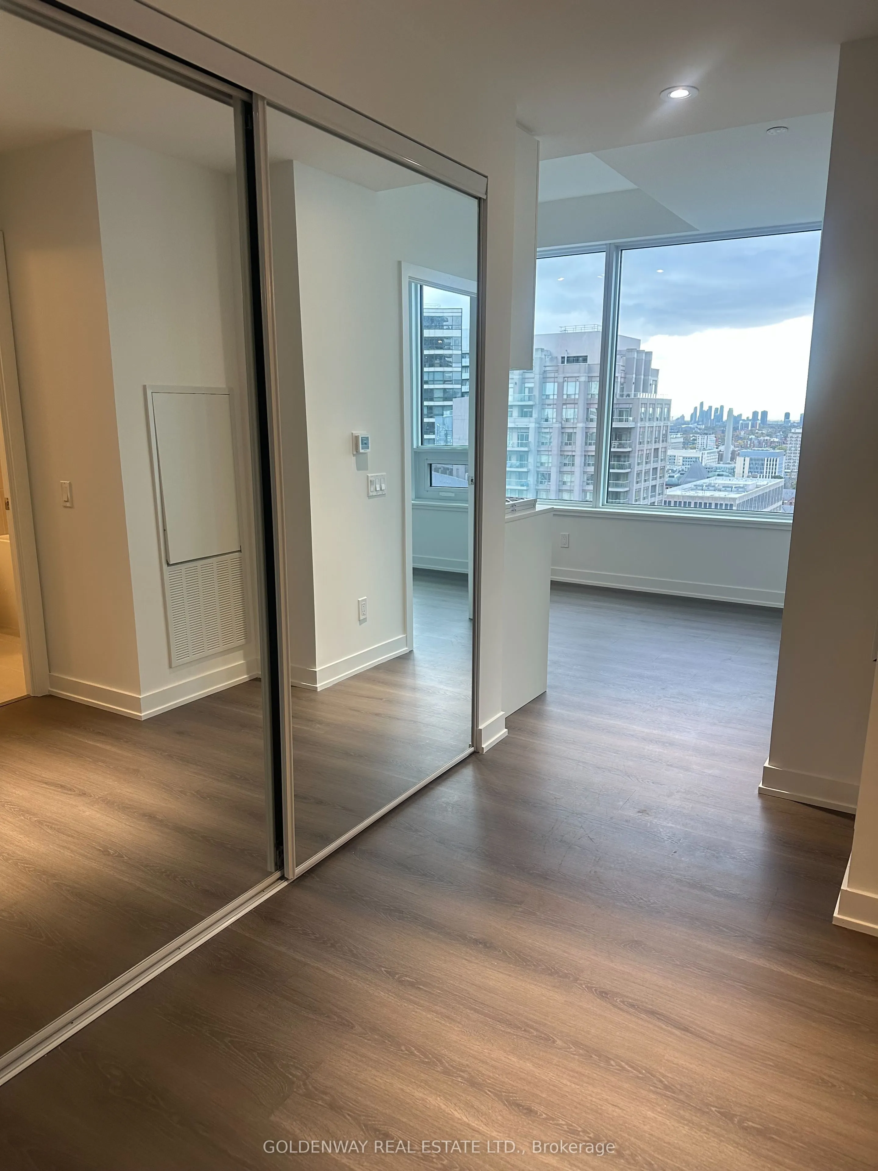 8 Wellesley Street W, #3216