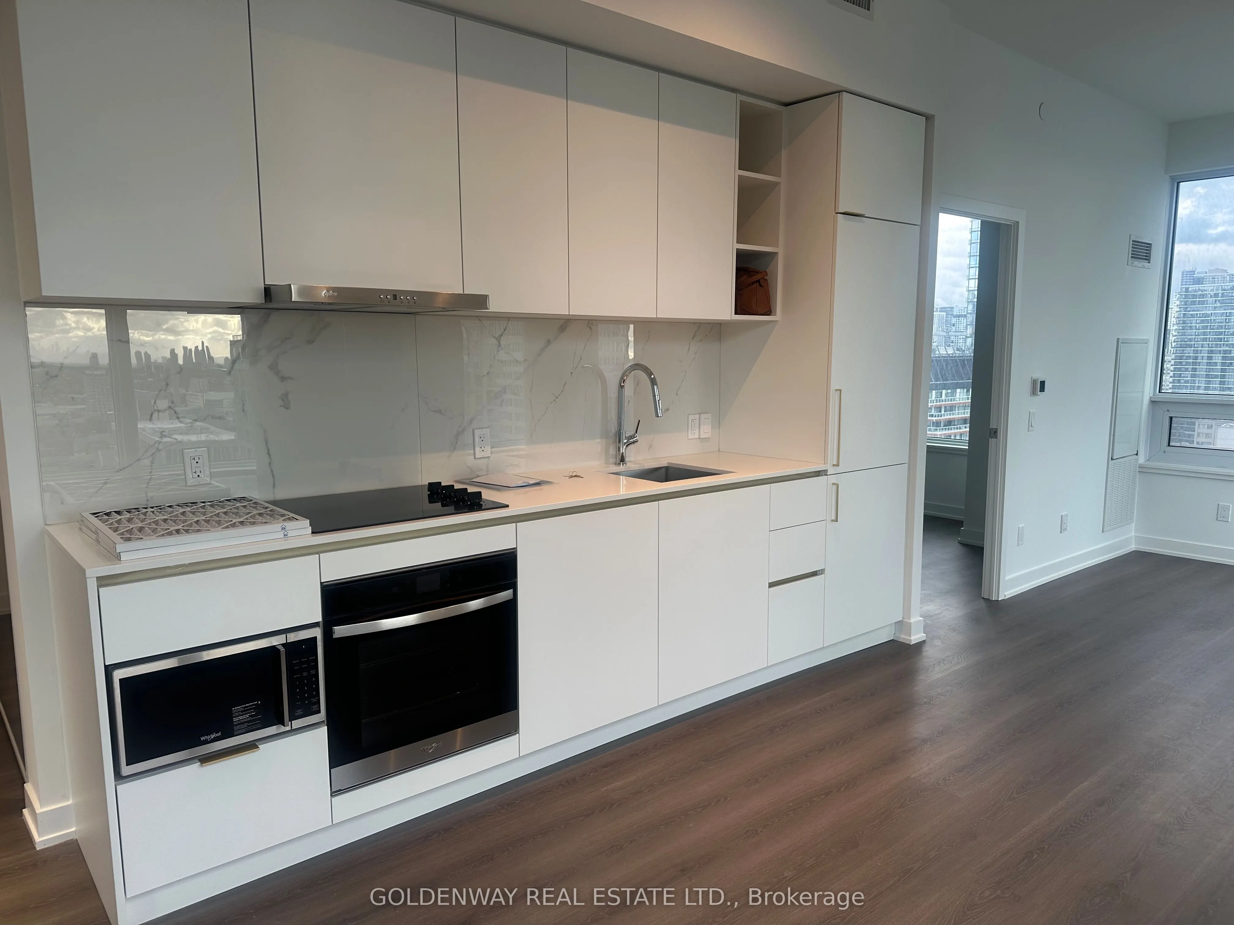 8 Wellesley Street W, #3216