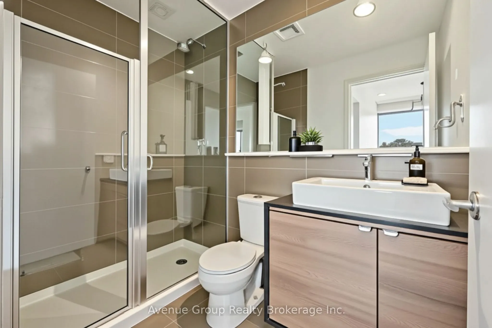 121 MCMAHON Drive, #2917