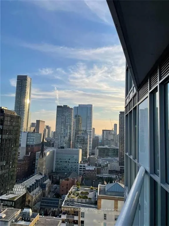 77 Mutual Street, #2504