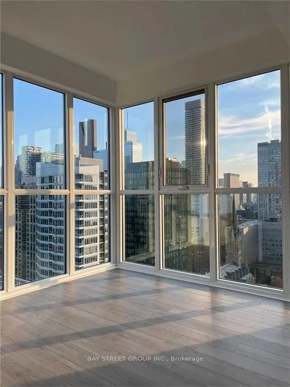 77 Mutual Street, #2504