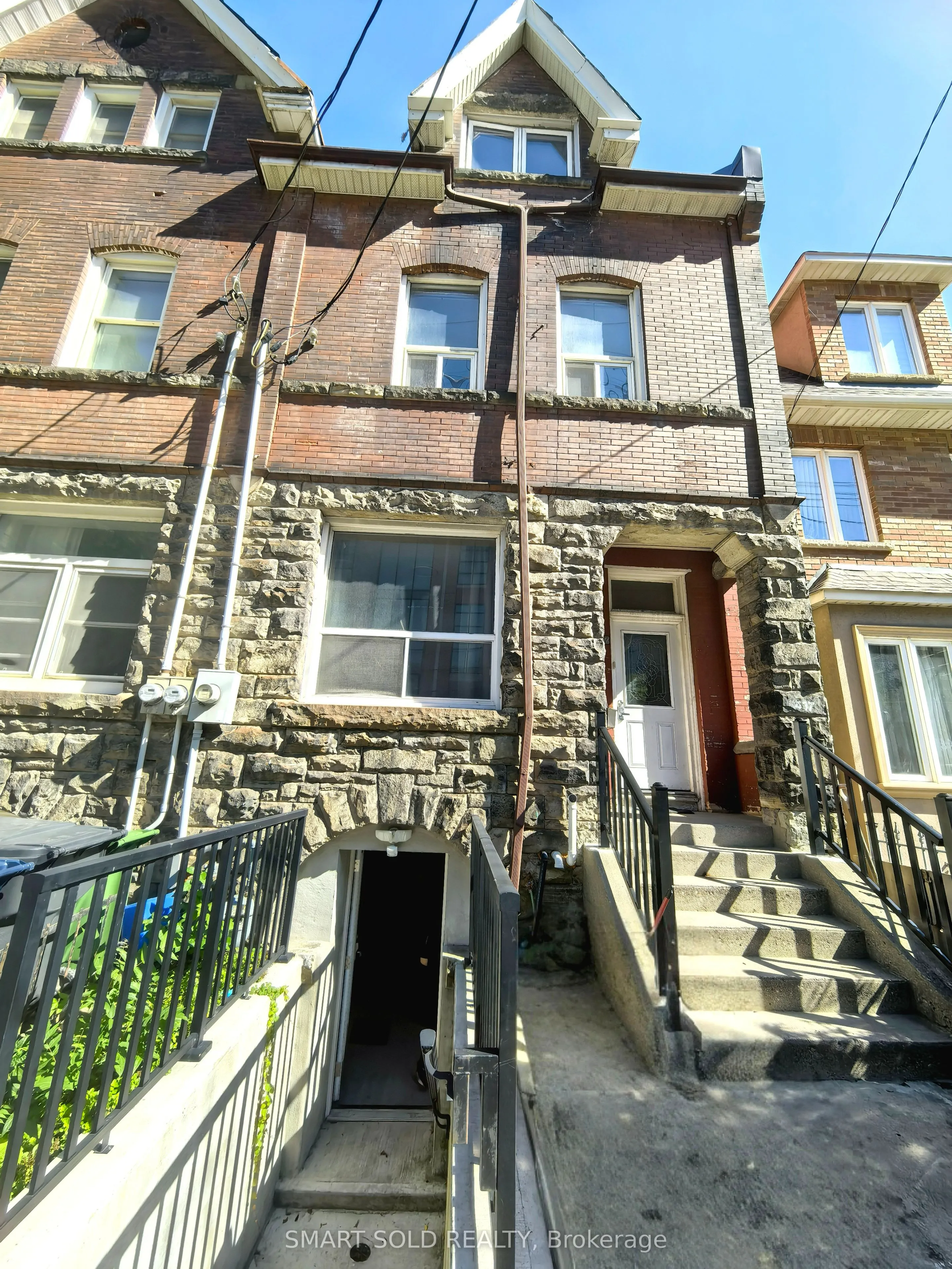 437 Bathurst Street