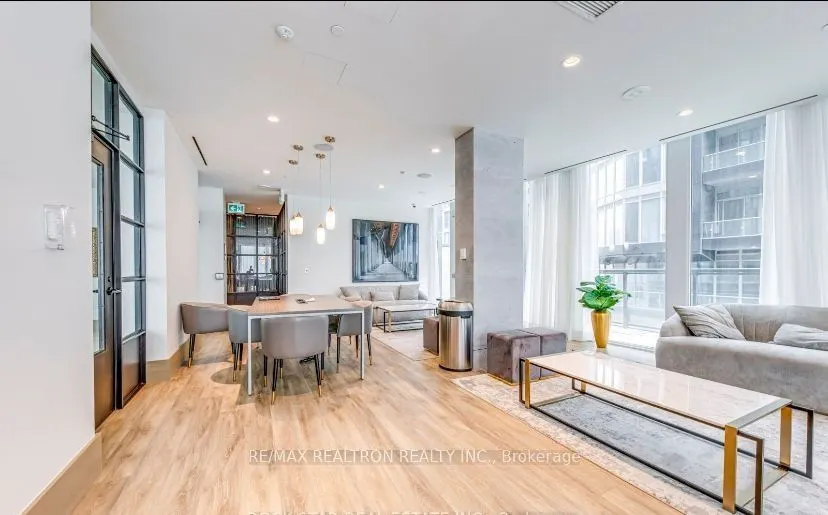 60 Shuter Street, #Ph206