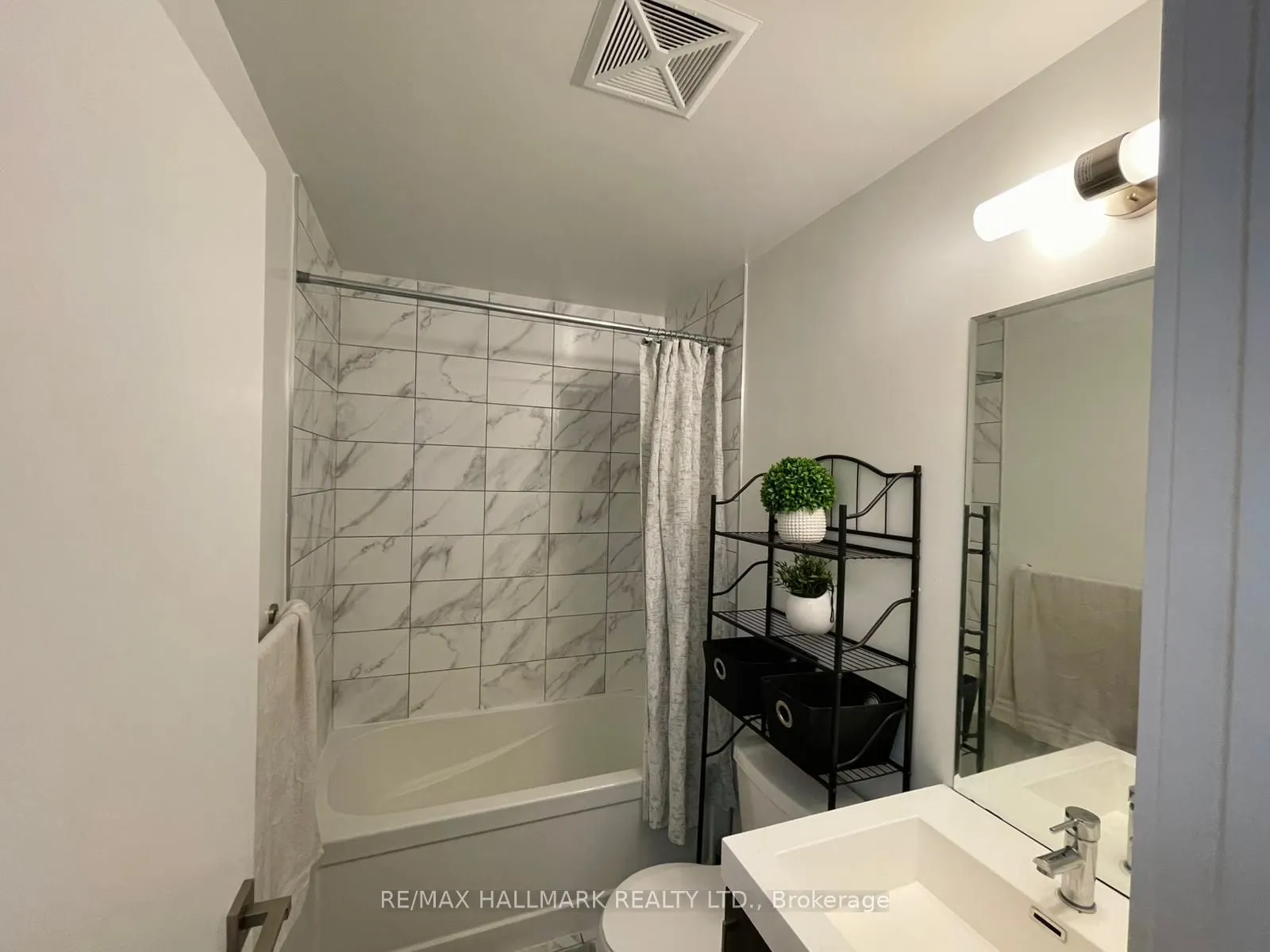 621 Sheppard Avenue E, #306