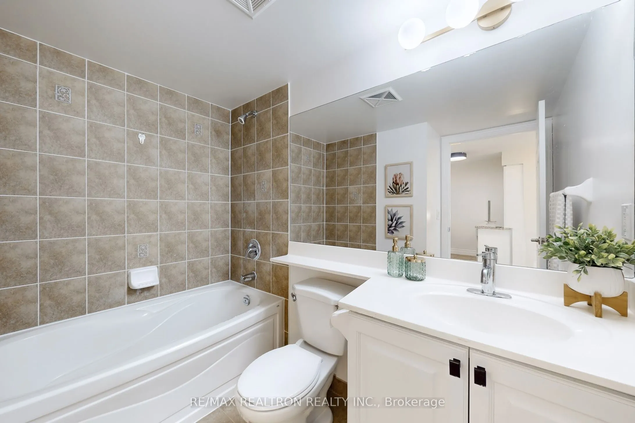 15 Greenview Avenue, #2604