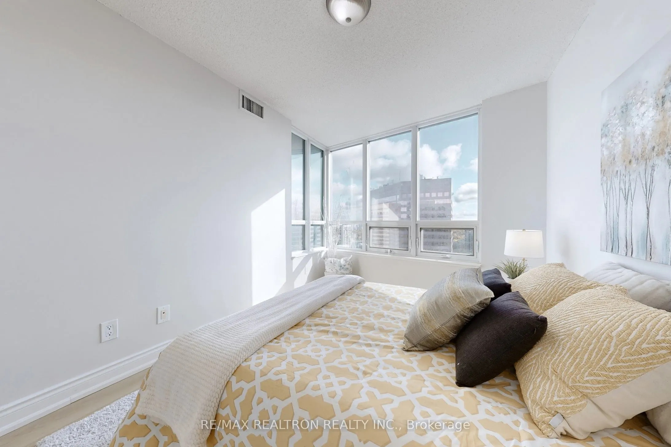 15 Greenview Avenue, #2604