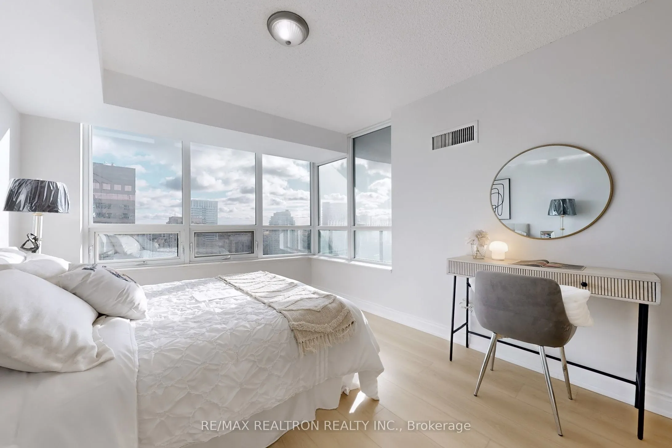 15 Greenview Avenue, #2604