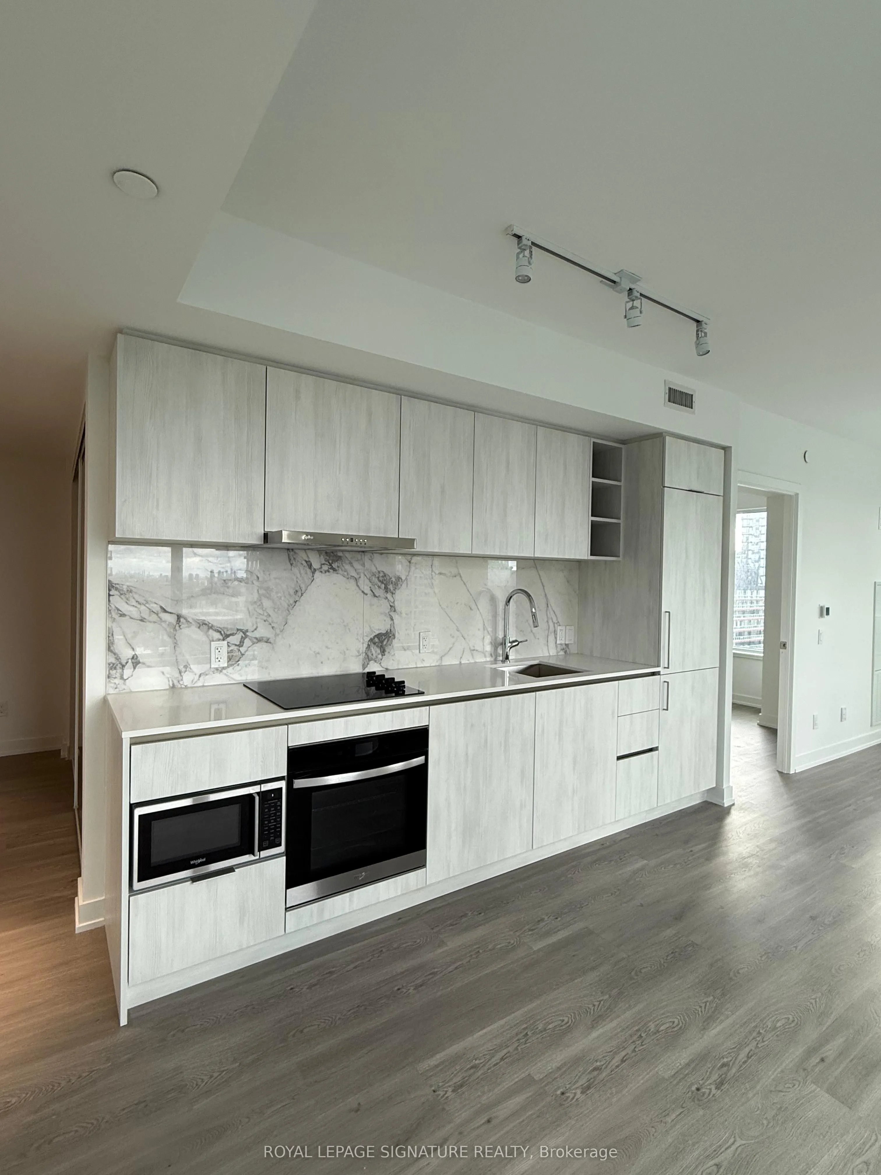 8 Wellesley Street W, #3016