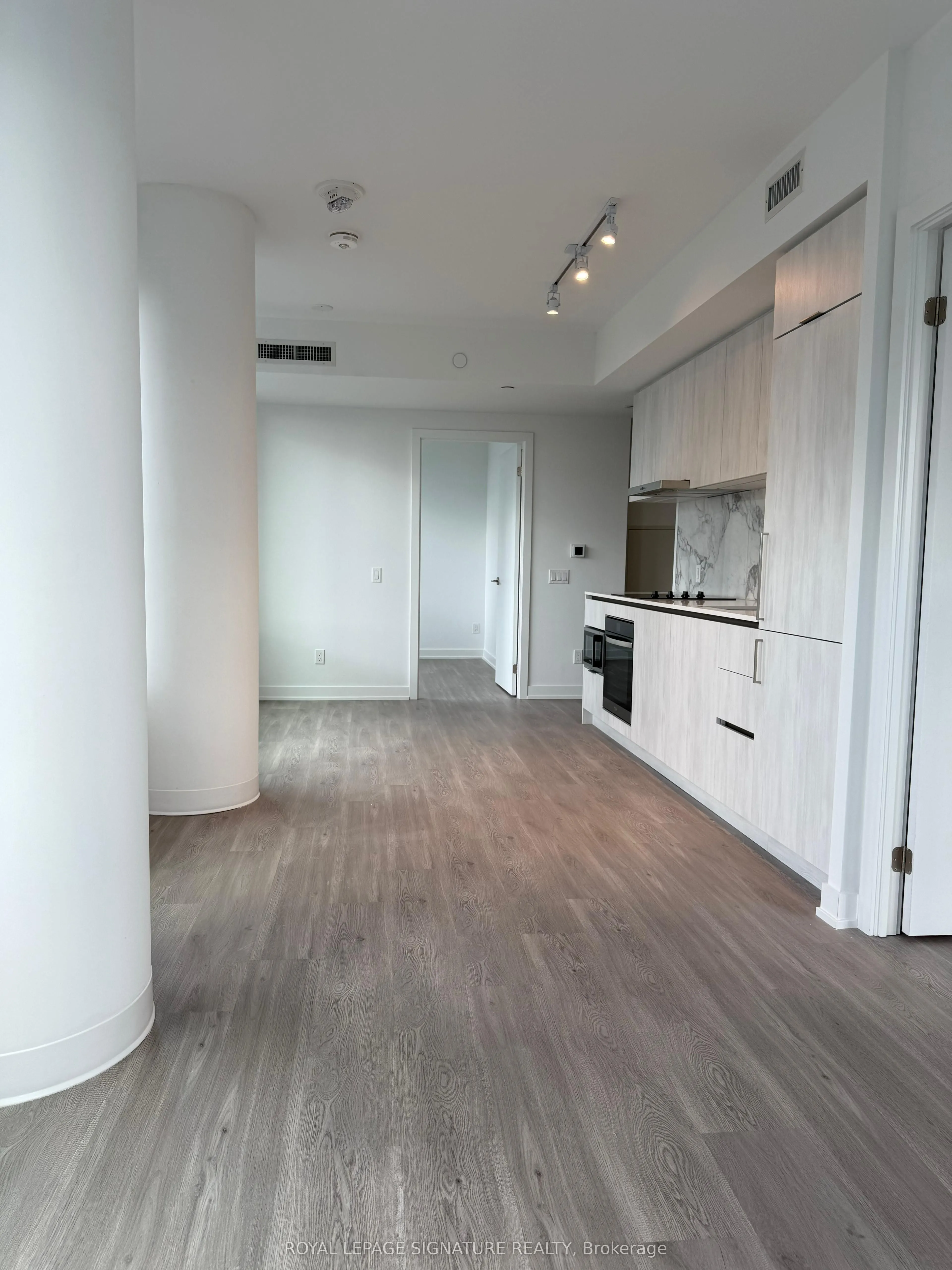 8 Wellesley Street W, #3016