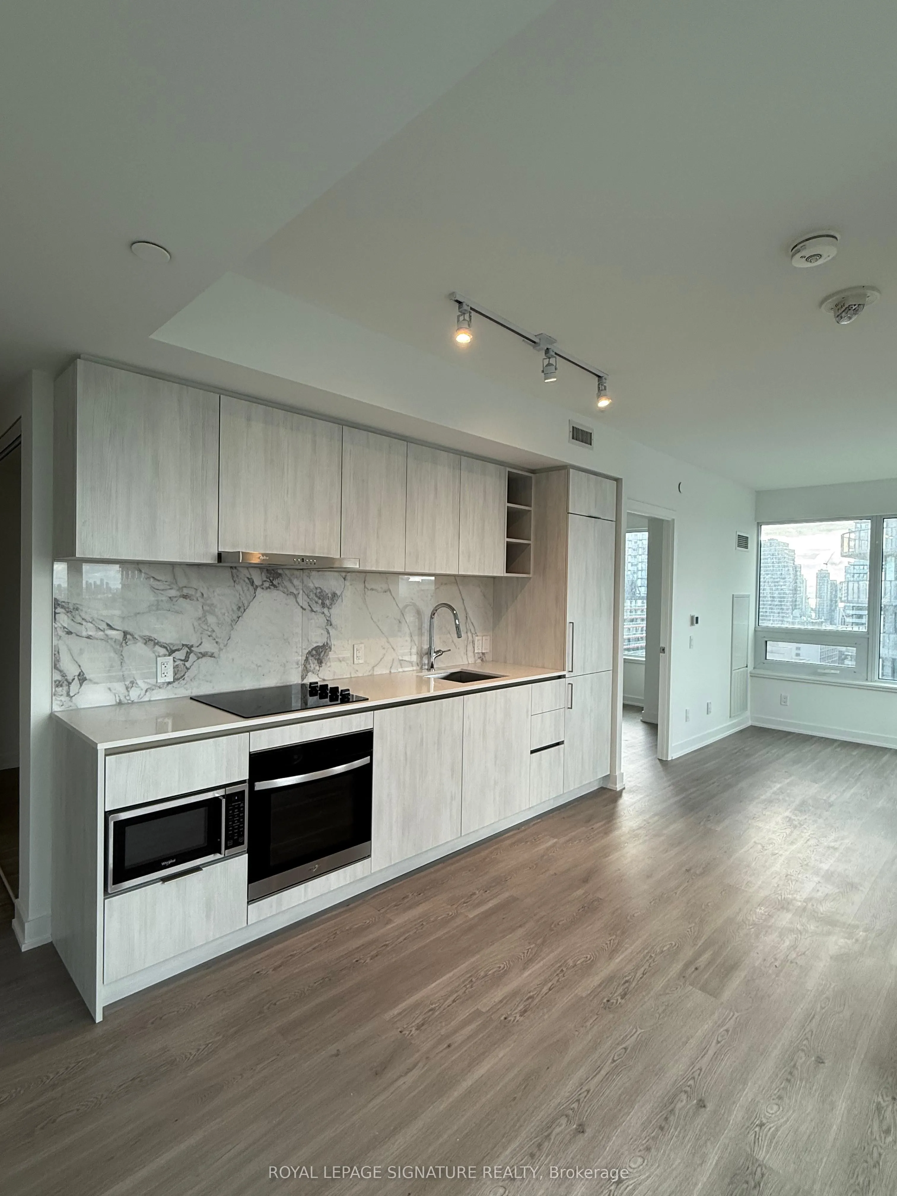 8 Wellesley Street W, #3016