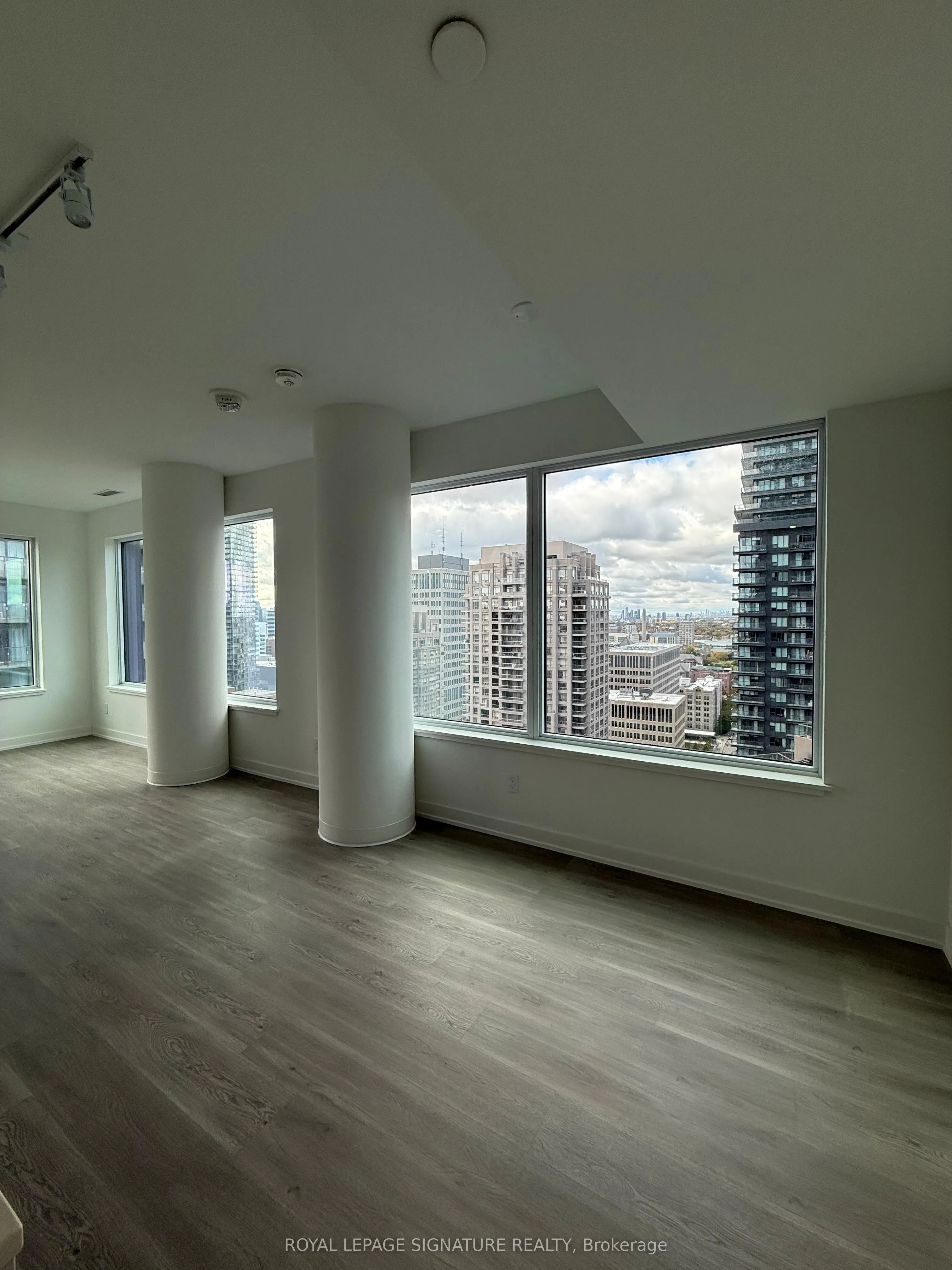 8 Wellesley Street W, #3016