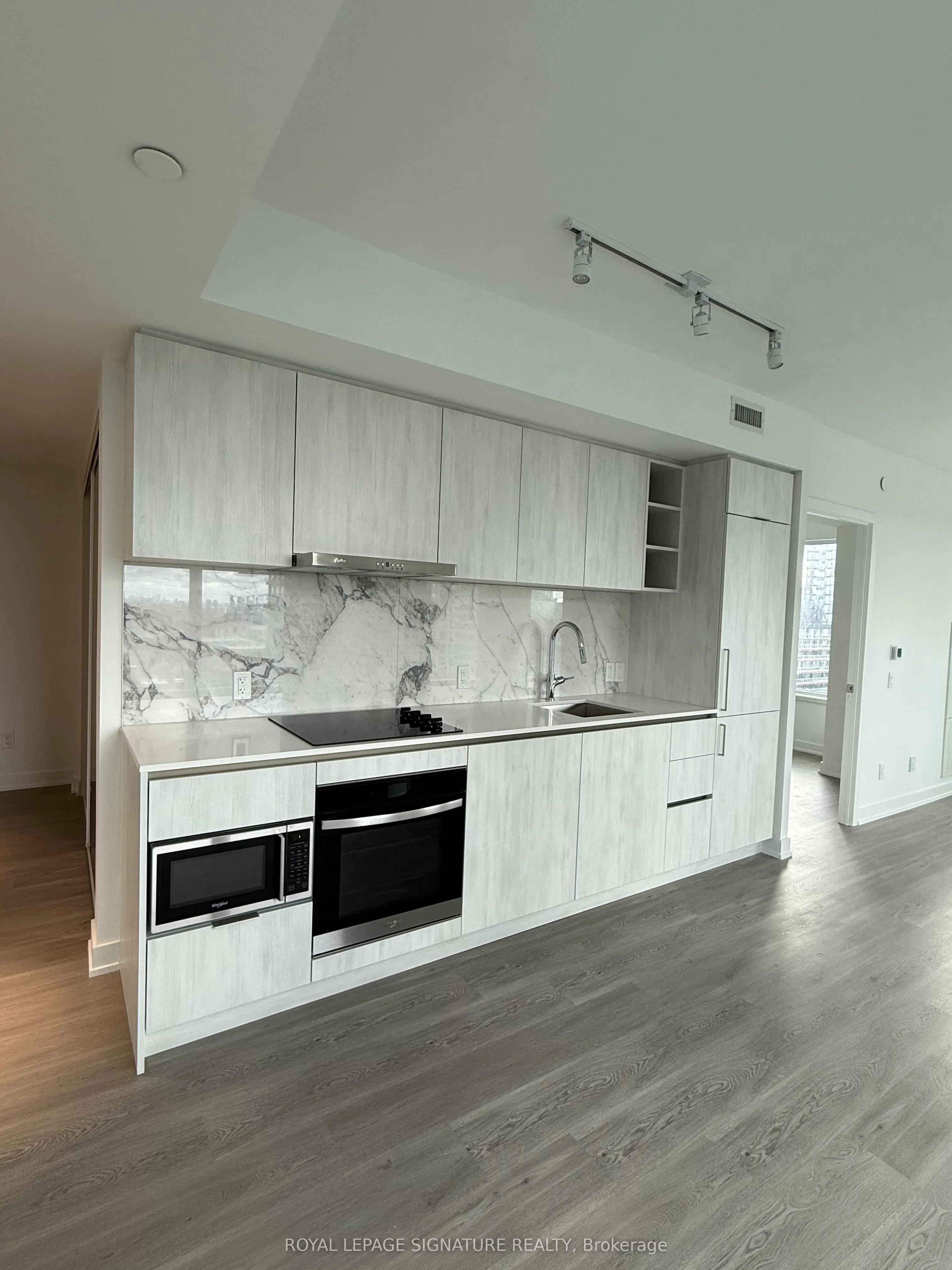 8 Wellesley Street W, #3016