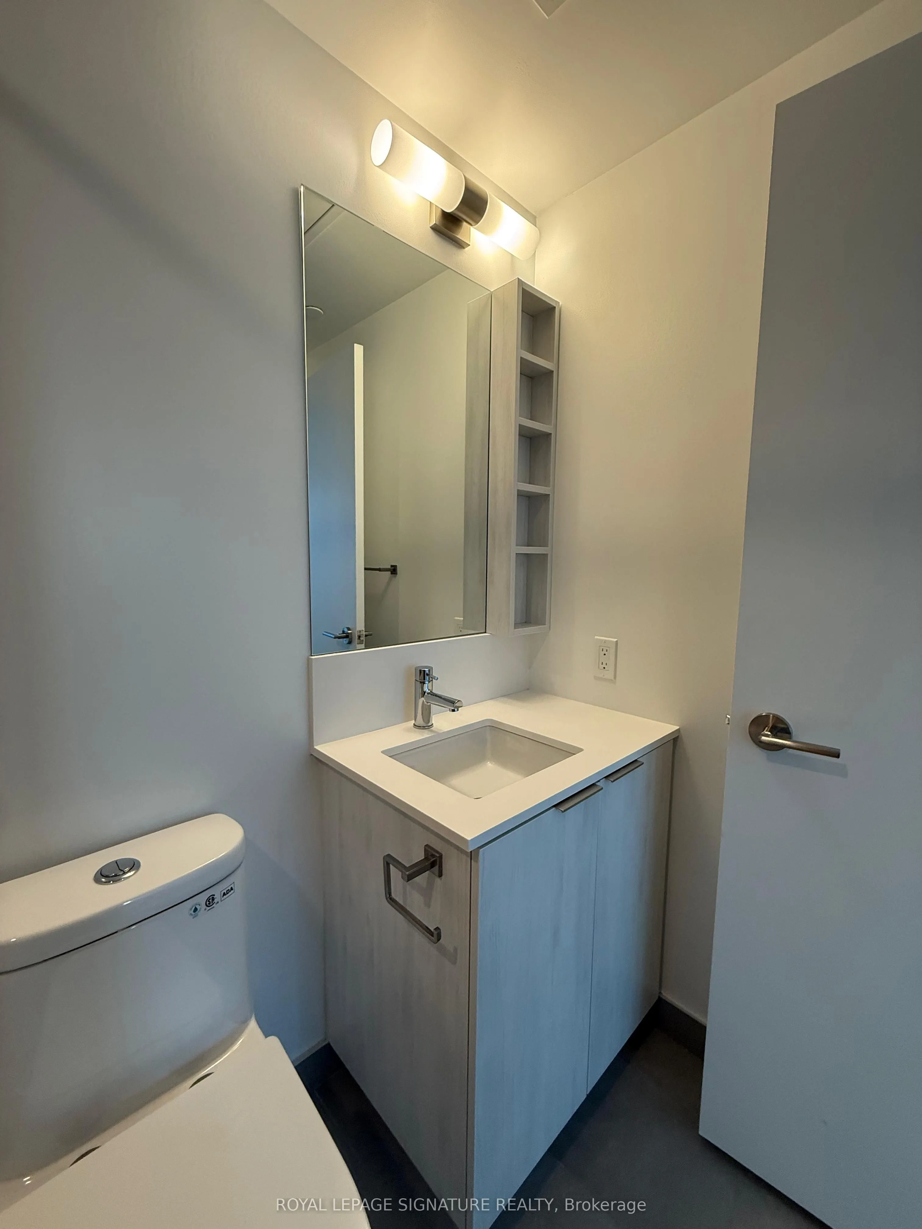 8 Wellesley Street W, #3016