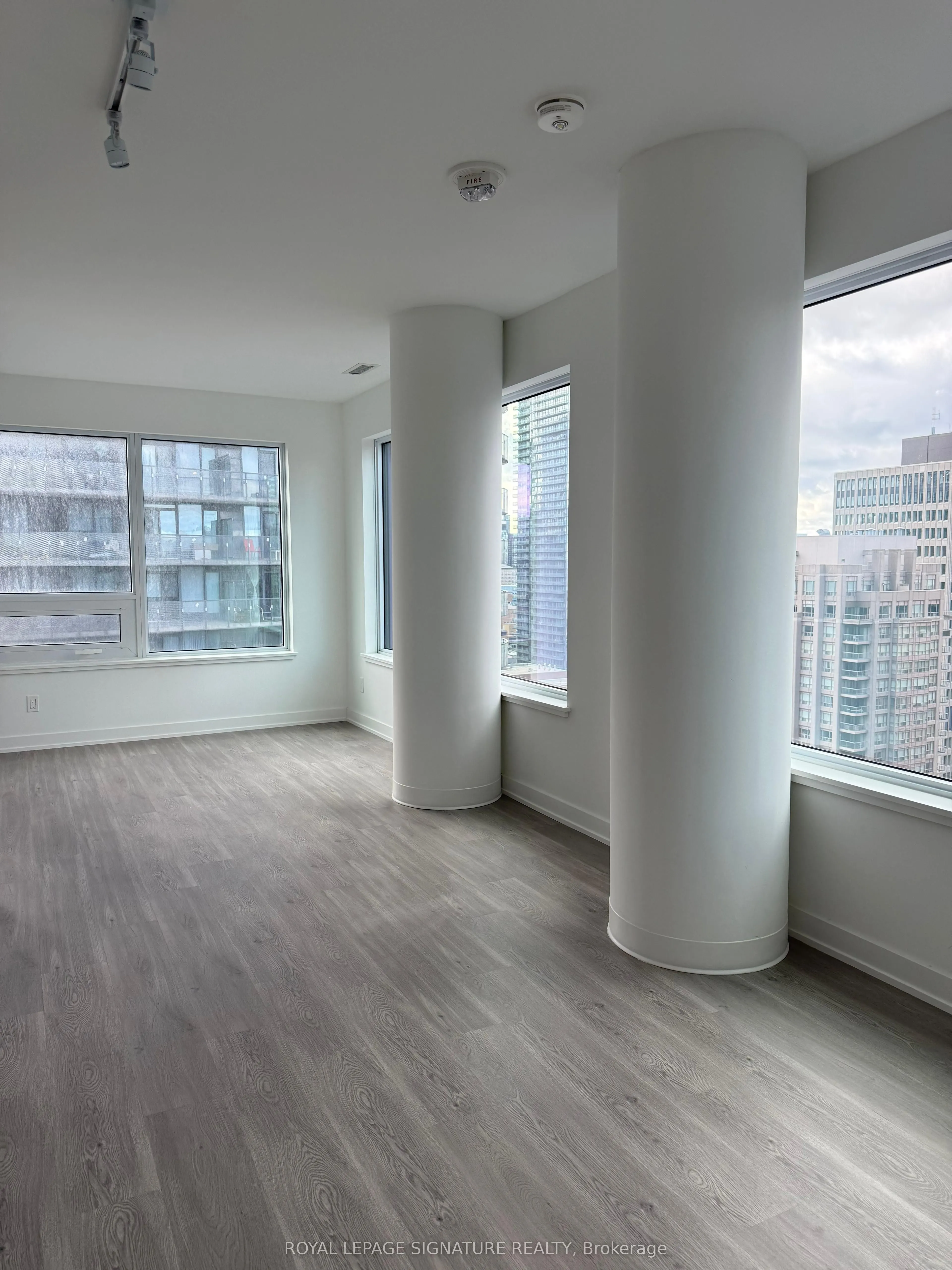 8 Wellesley Street W, #3016