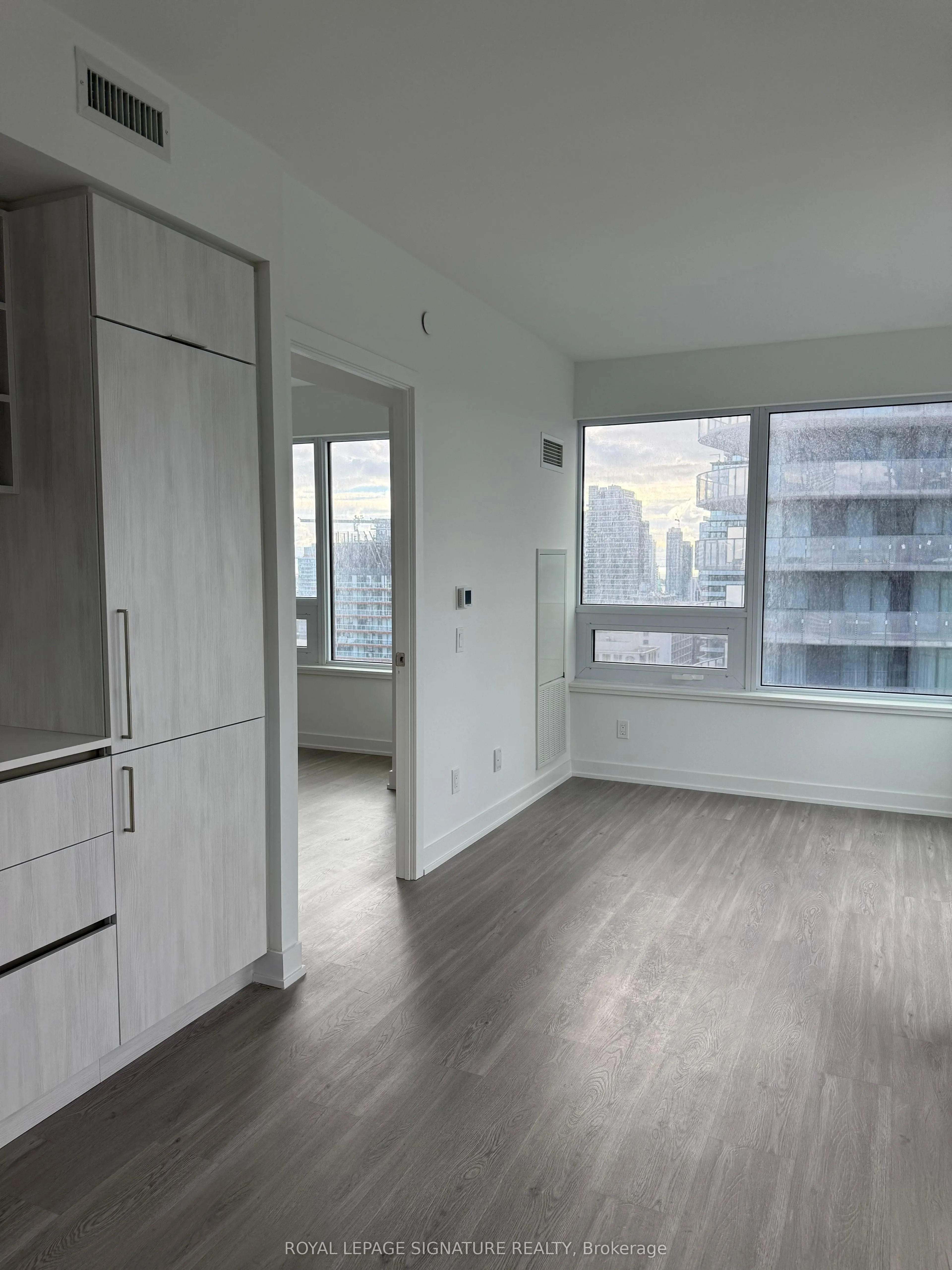 8 Wellesley Street W, #3016