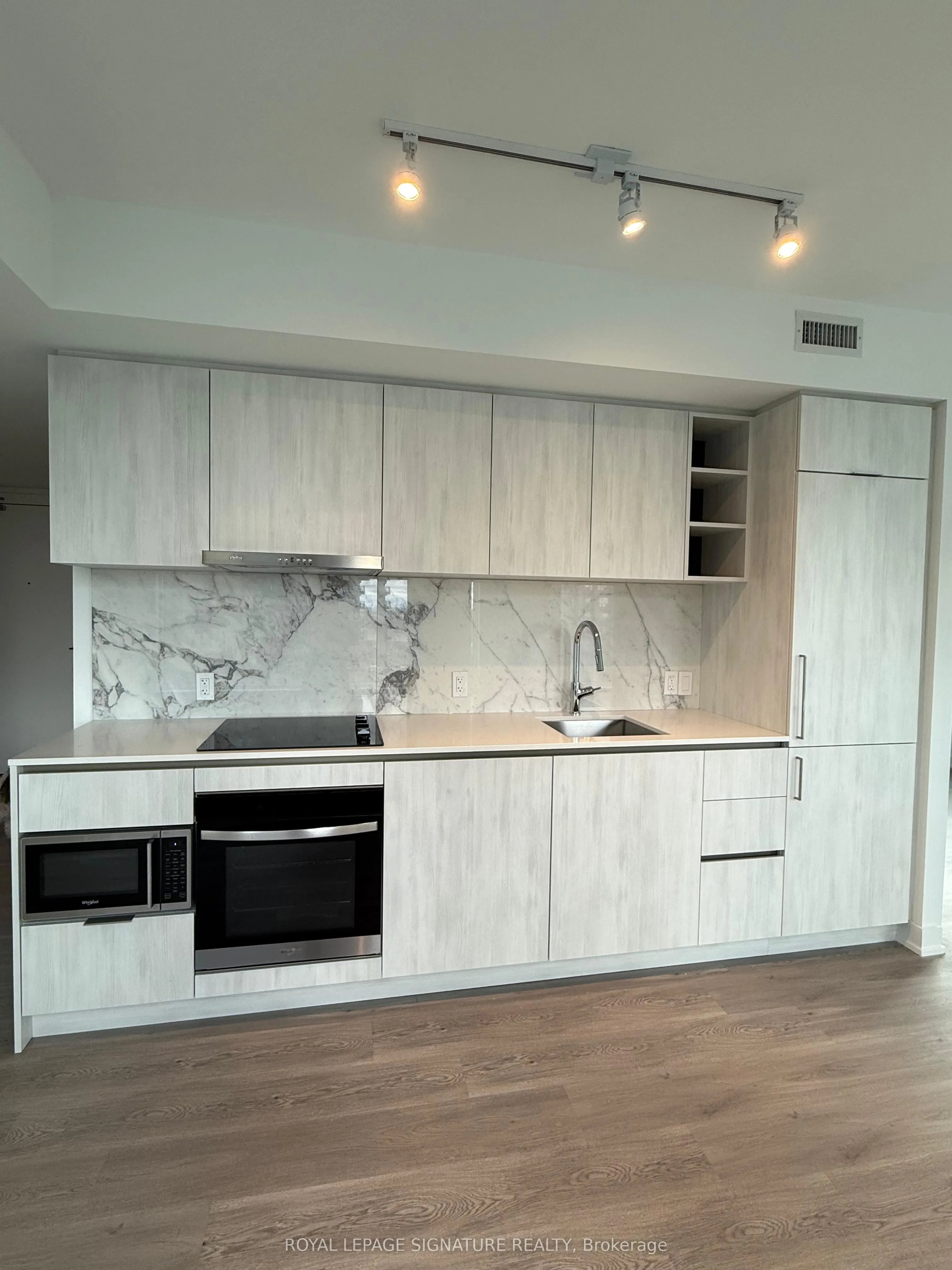 8 Wellesley Street W, #3016