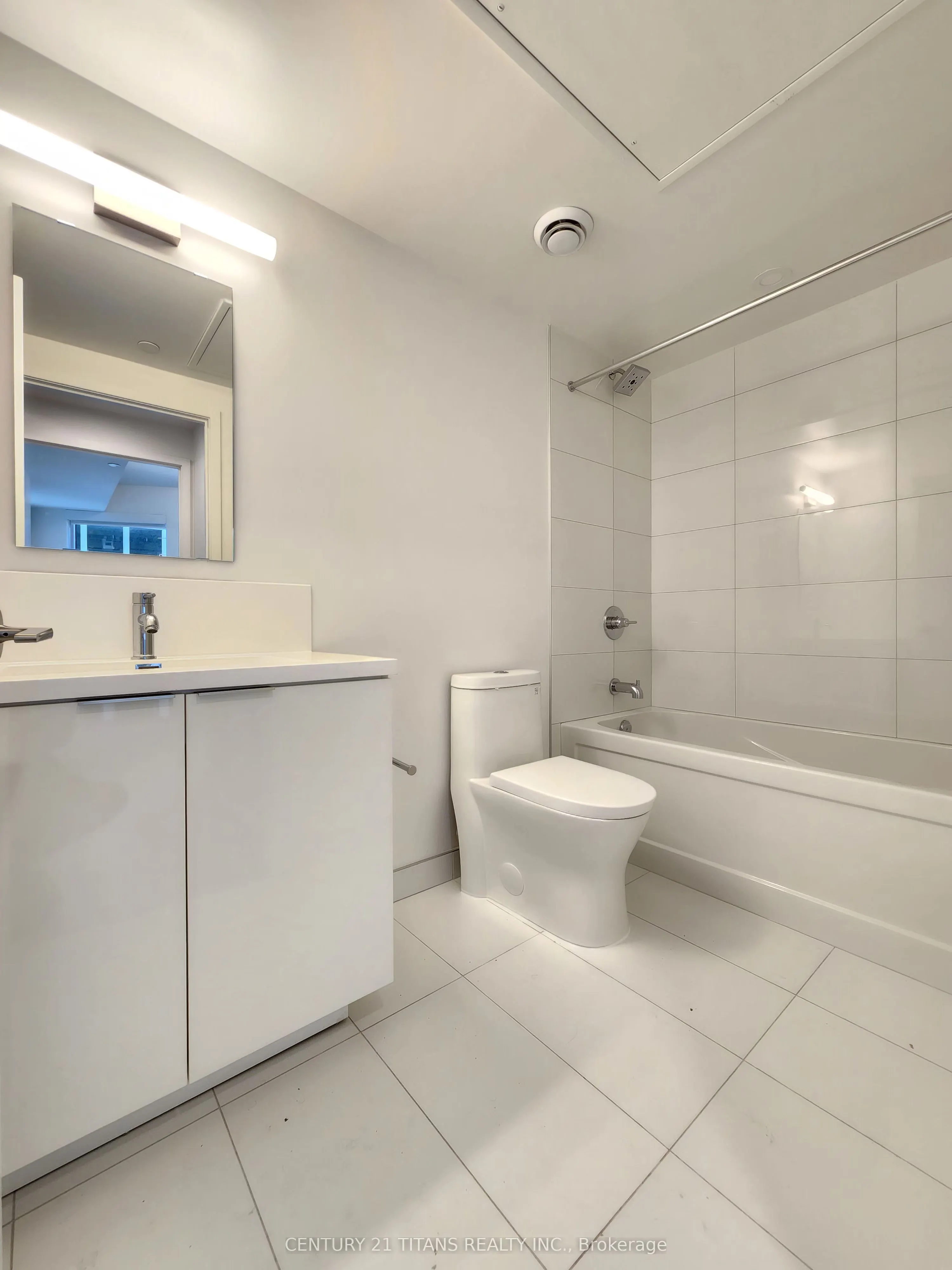 238 Simcoe Street, #506